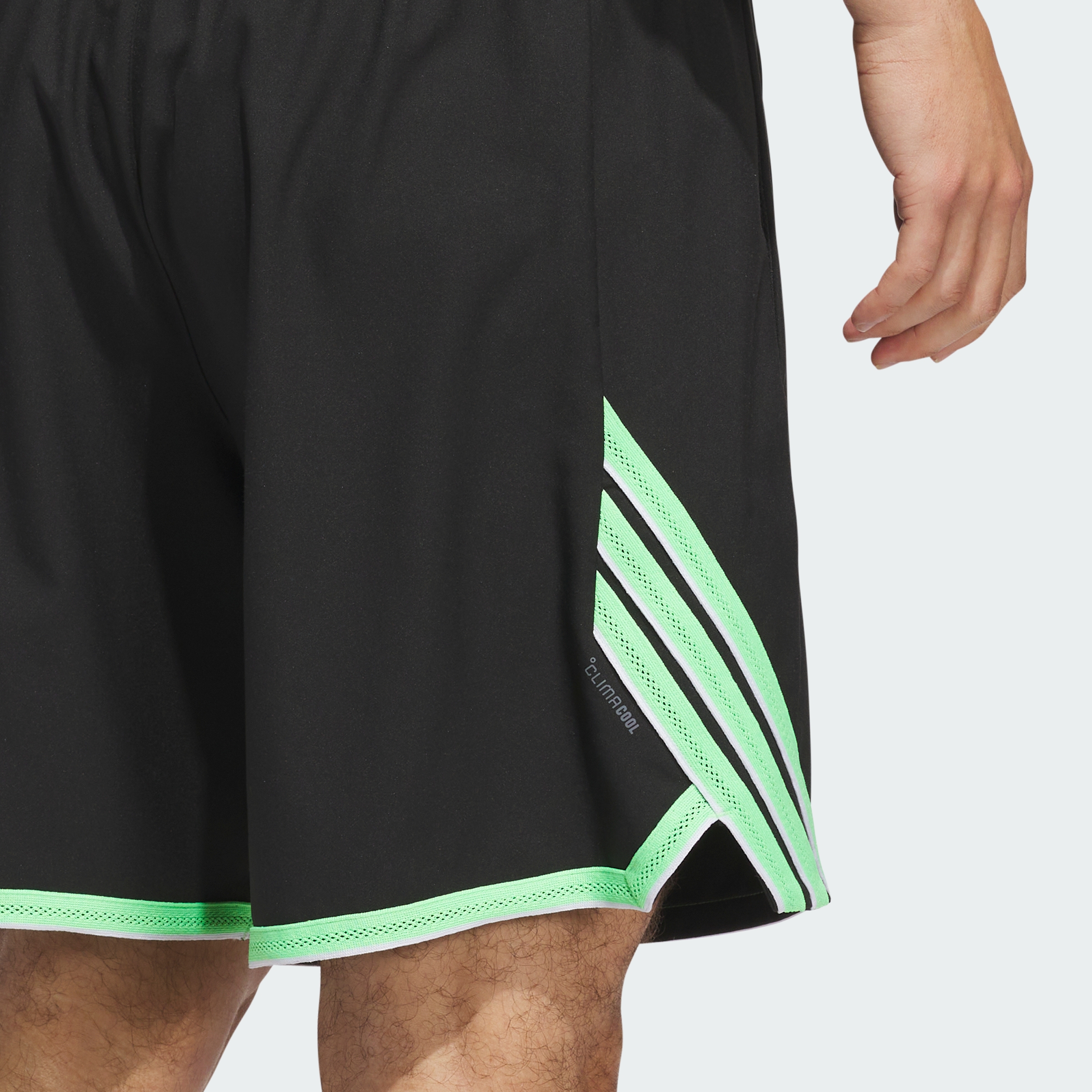 https://assets.adidas.com/images//053f0aac03a84d49ad68d870e5570e39_9366/JX6380_42_detail.jpg