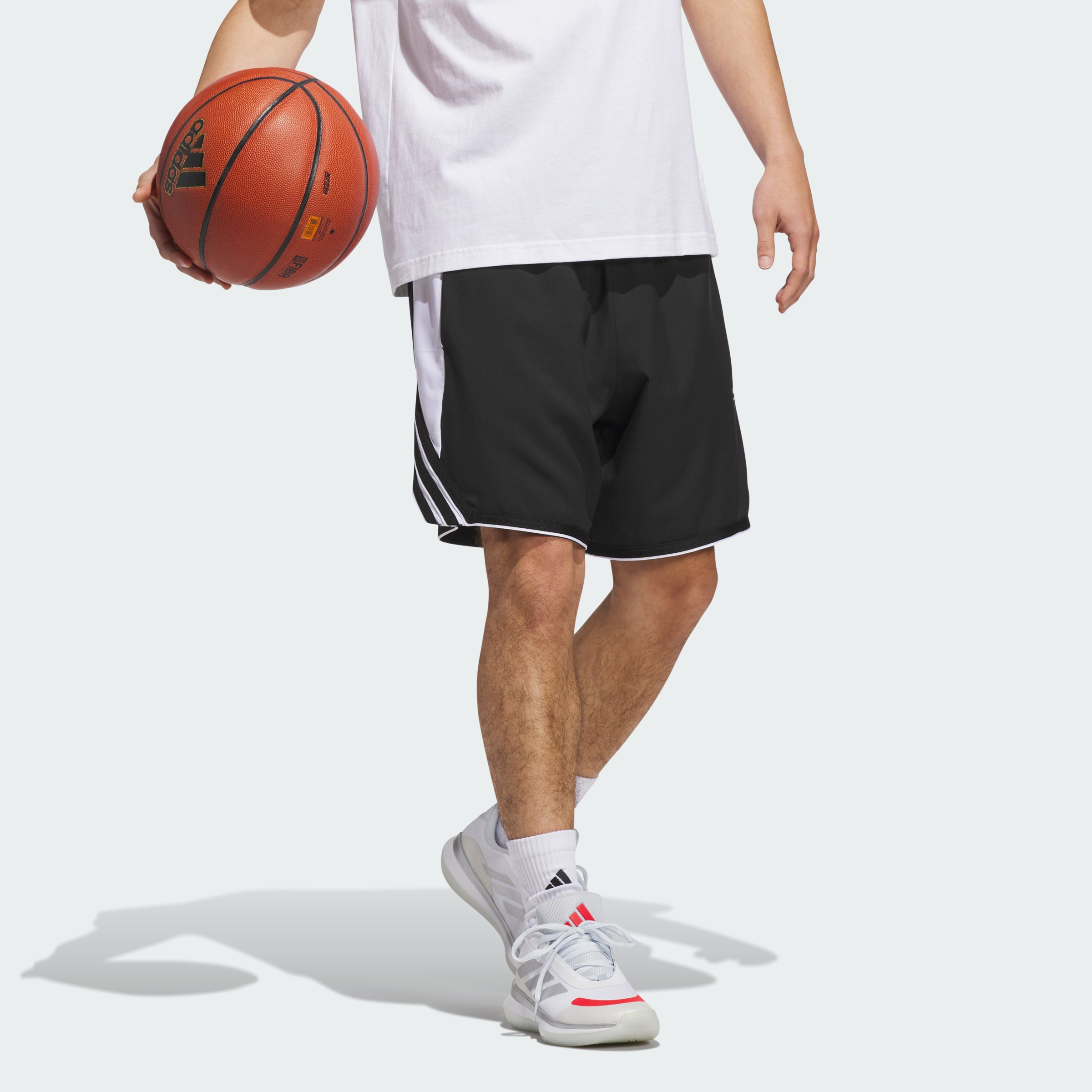https://assets.adidas.com/images//abd3ffd4785340a0a1efd9a9034c39da_9366/JX6381_25_model.jpg