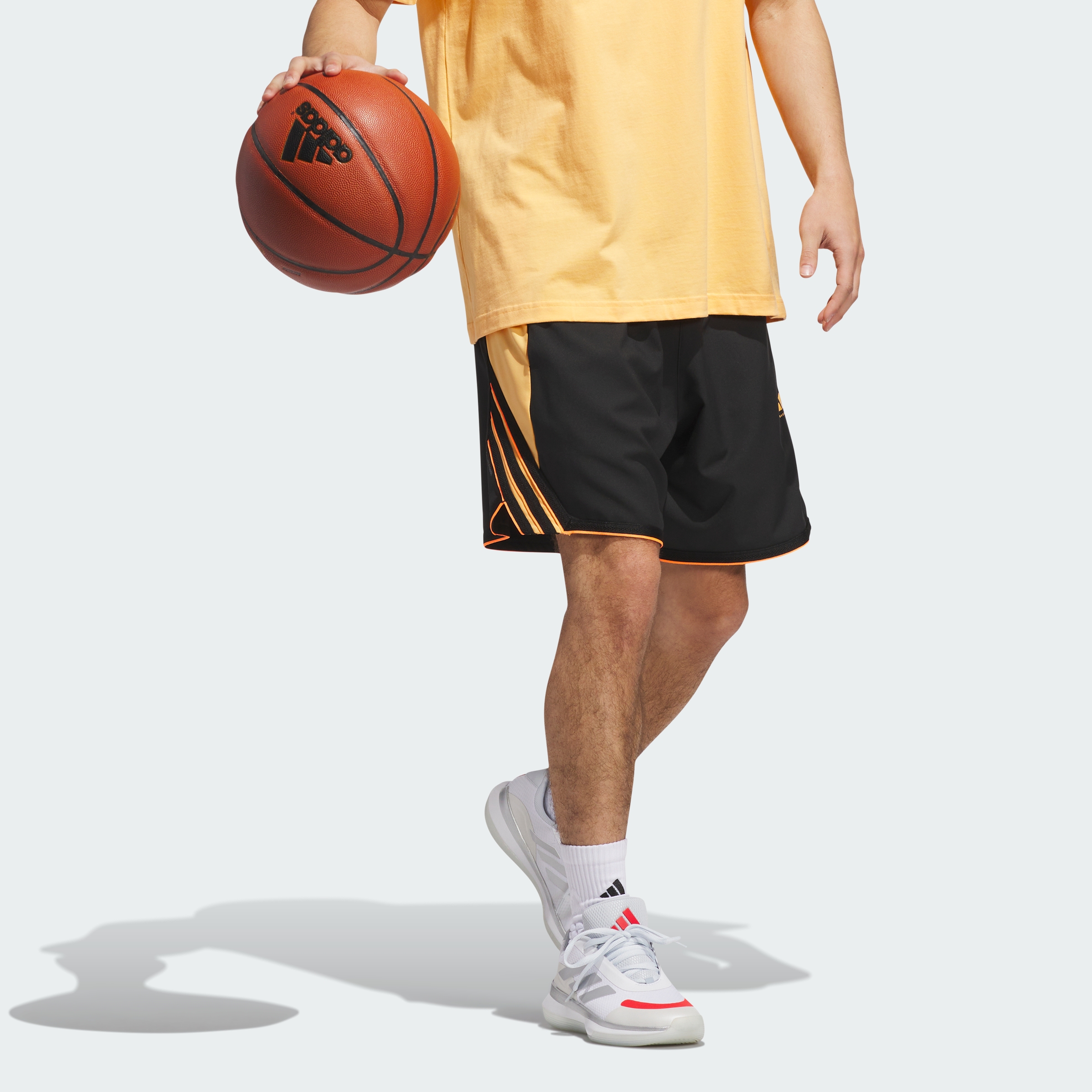 https://assets.adidas.com/images//5aa5deb682ee4331b8a81ade0de904f6_9366/JX6383_25_model.jpg