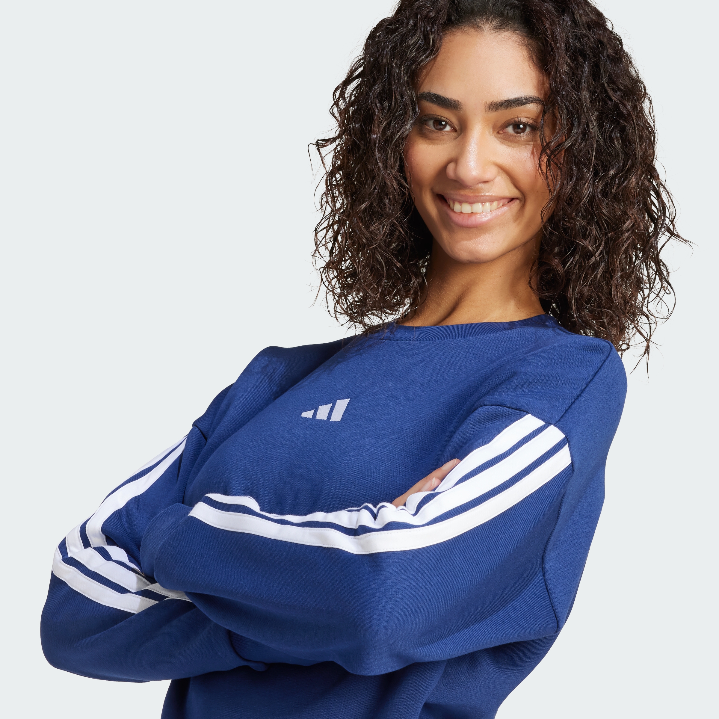 https://assets.adidas.com/images//50abcaf616cd409daaff3aef9a9b4c51_9366/JX7687_41_detail.jpg