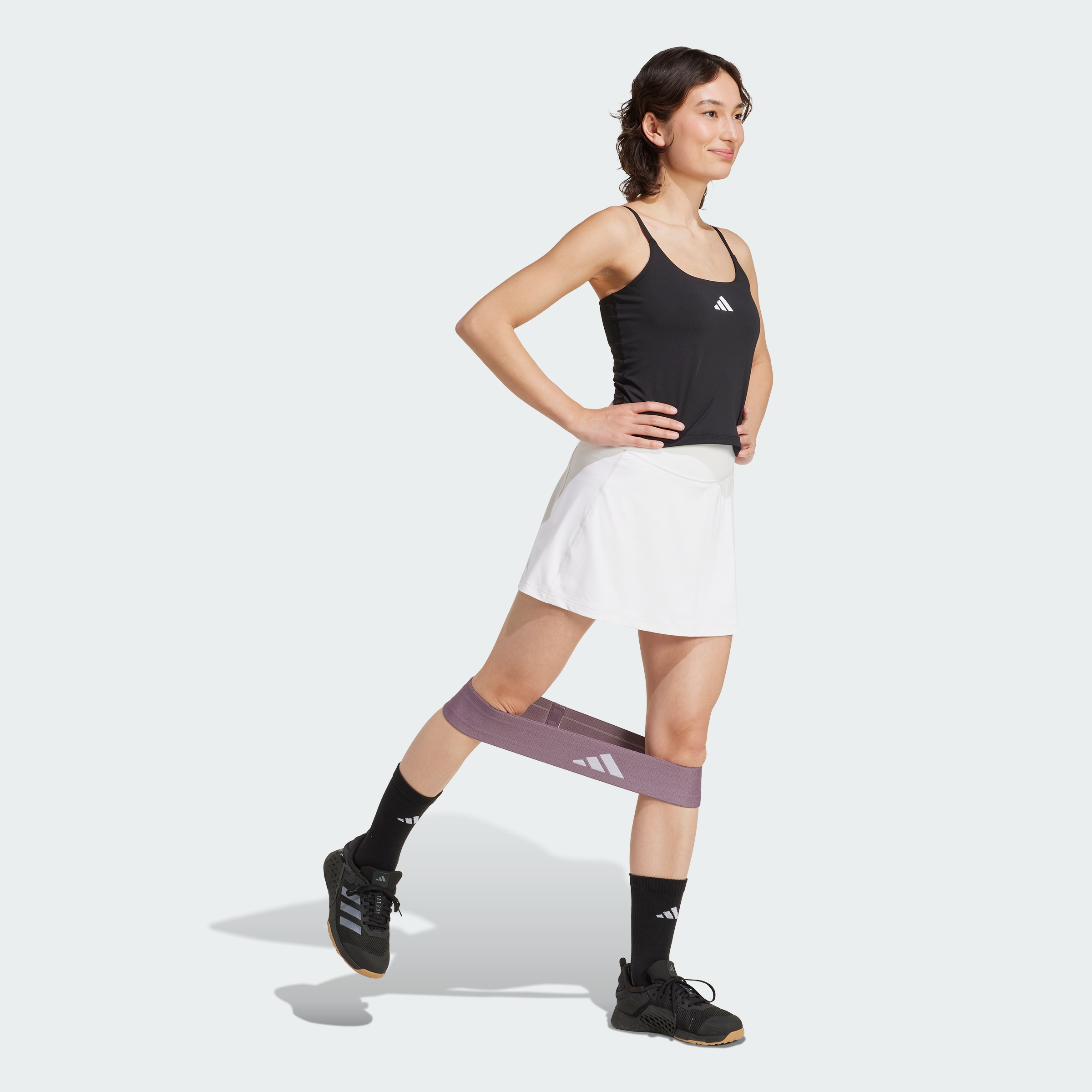 https://assets.adidas.com/images//8a3866ad1c114f54a022916699545cda_9366/JY2113_25_model.jpg