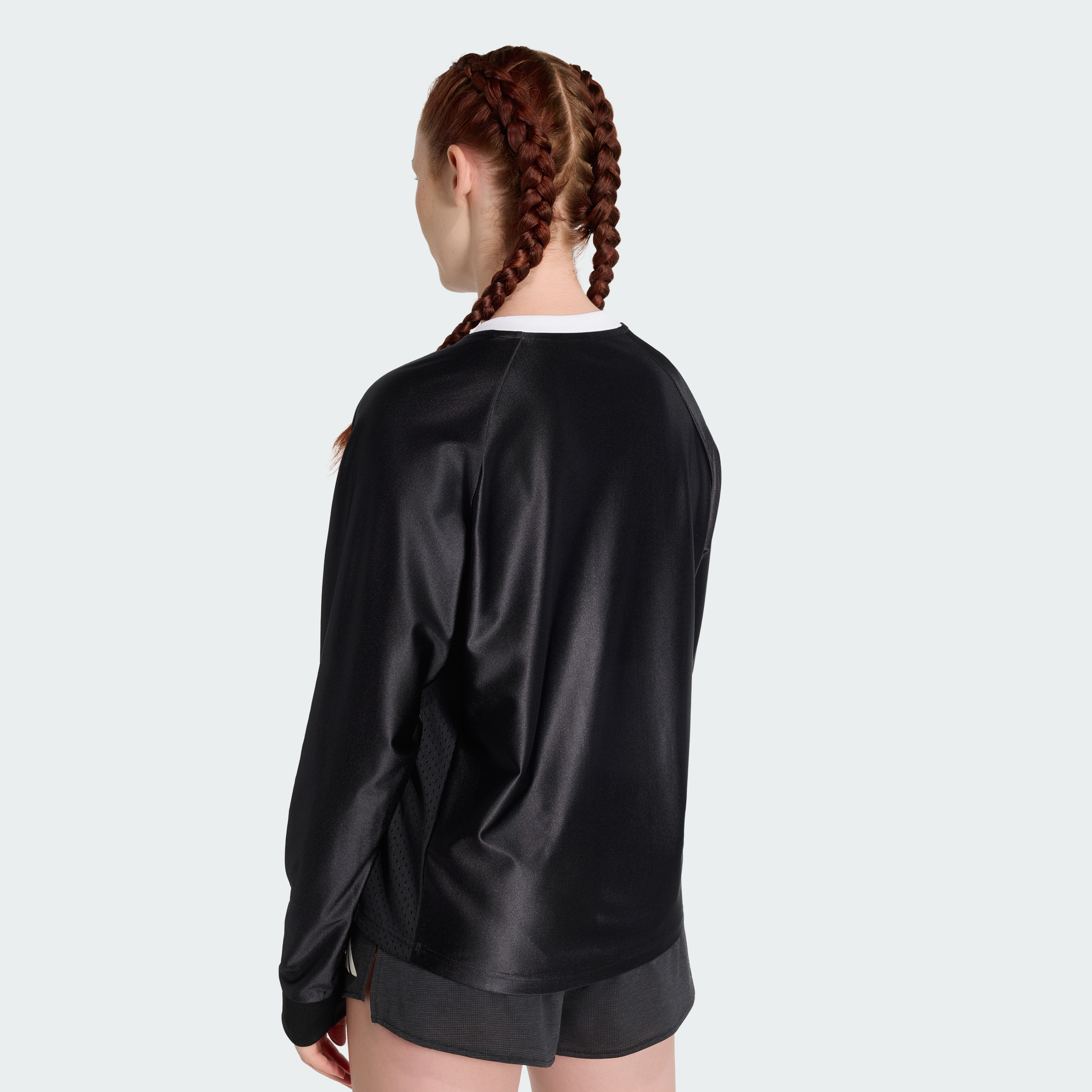 https://assets.adidas.com/images//c5377458d9094d89a40cb4c4fa99fe3b_9366/JY8672_23_hover_model.jpg