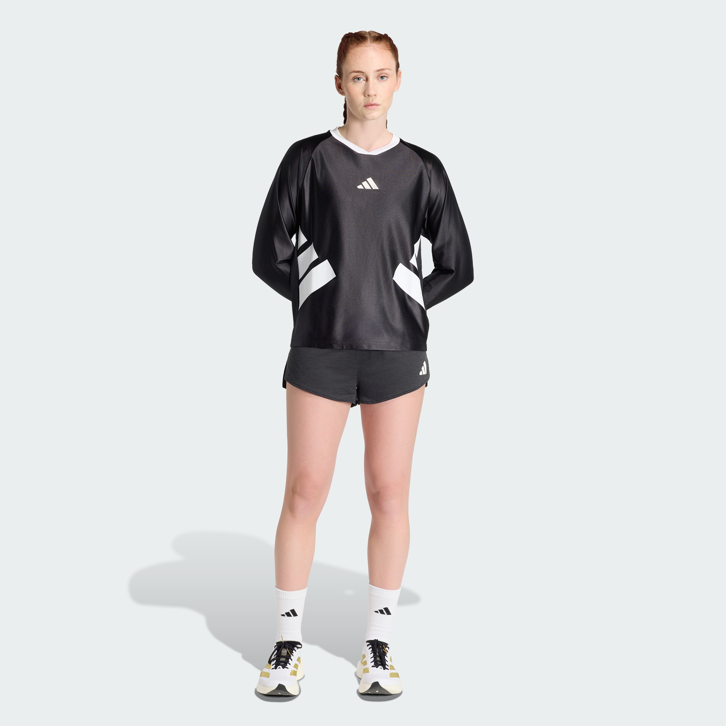 https://assets.adidas.com/images//9b8de6b5f82646b384c1a0637c04f34f_9366/JY8672_25_outfit.jpg