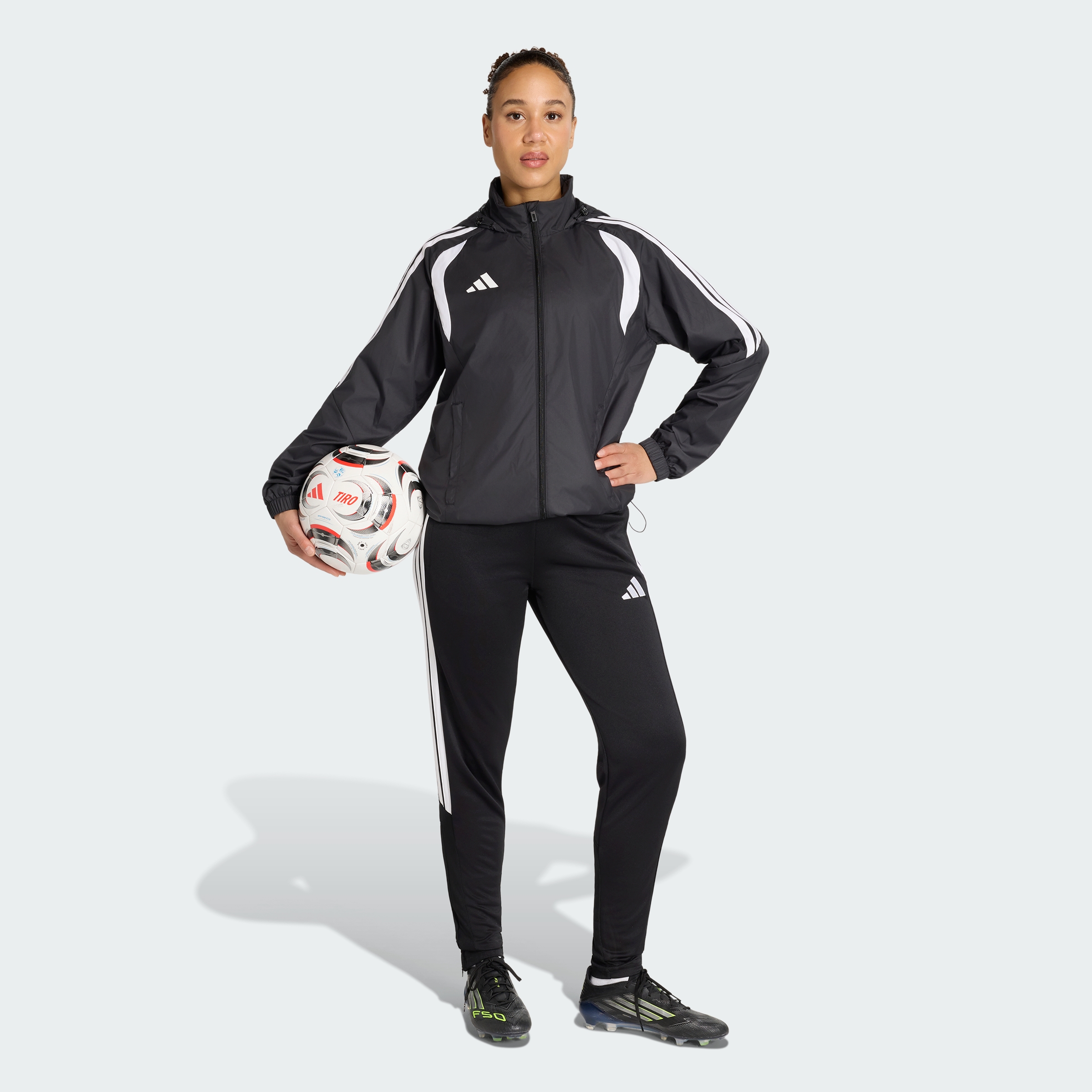 https://assets.adidas.com/images//53205f102542424196d1c80877ca9316_9366/JY9668_25_outfit.jpg
