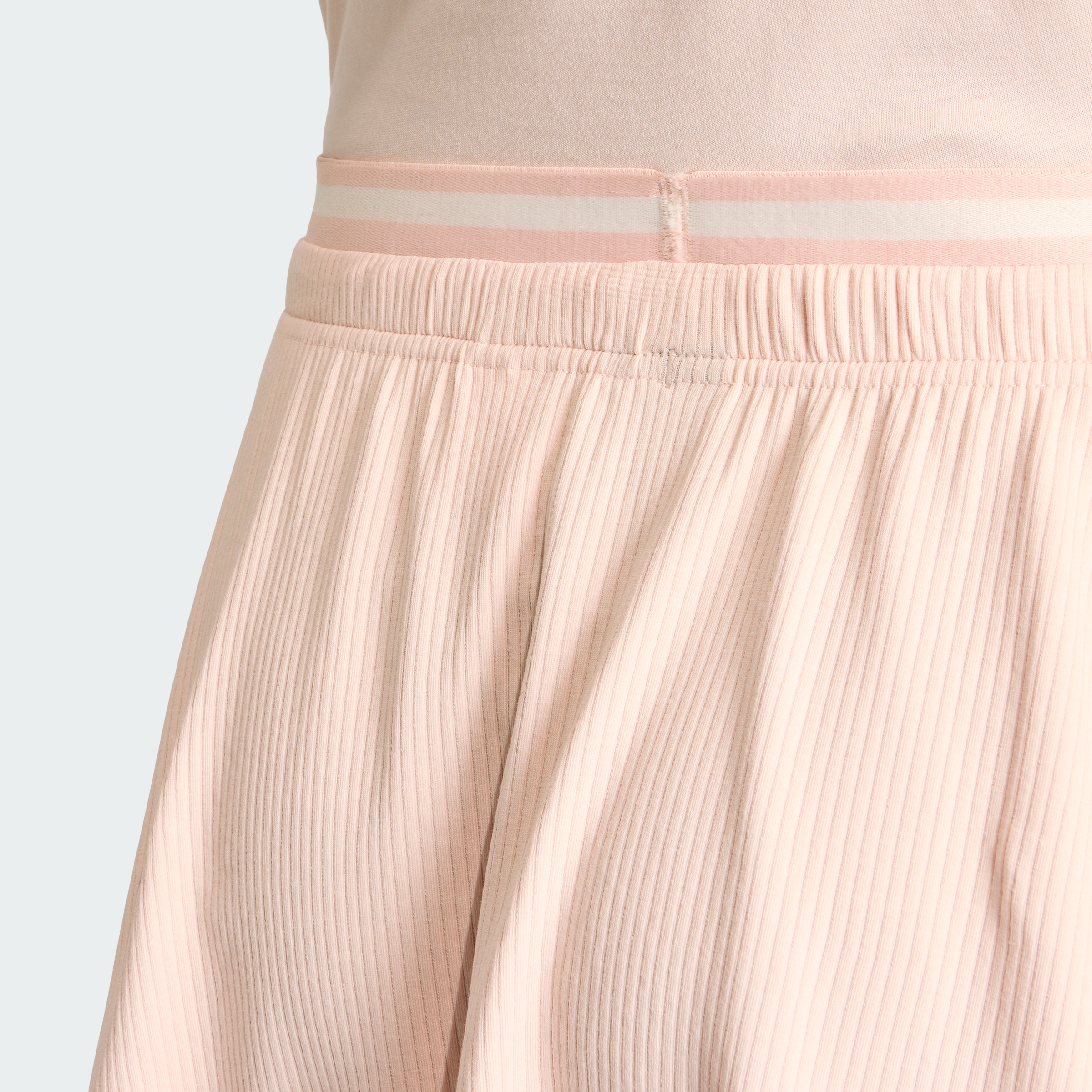 https://assets.adidas.com/images//7a3390d4105844469e3c04954f971ddd_9366/KA6982_41_detail.jpg