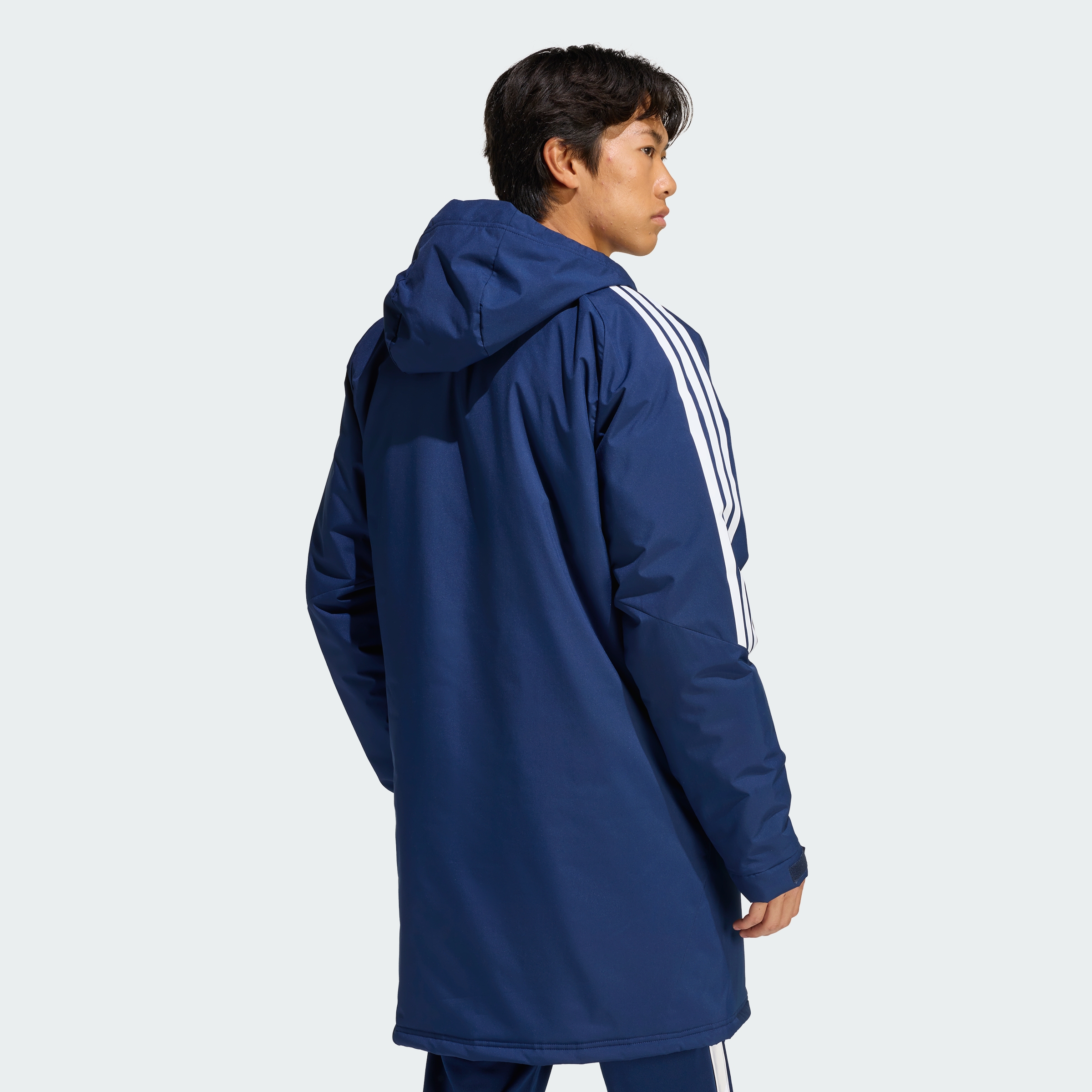 https://assets.adidas.com/images//c95eeb9566e54ac09ab2c2746598f786_9366/KA8022_23_hover_model.jpg