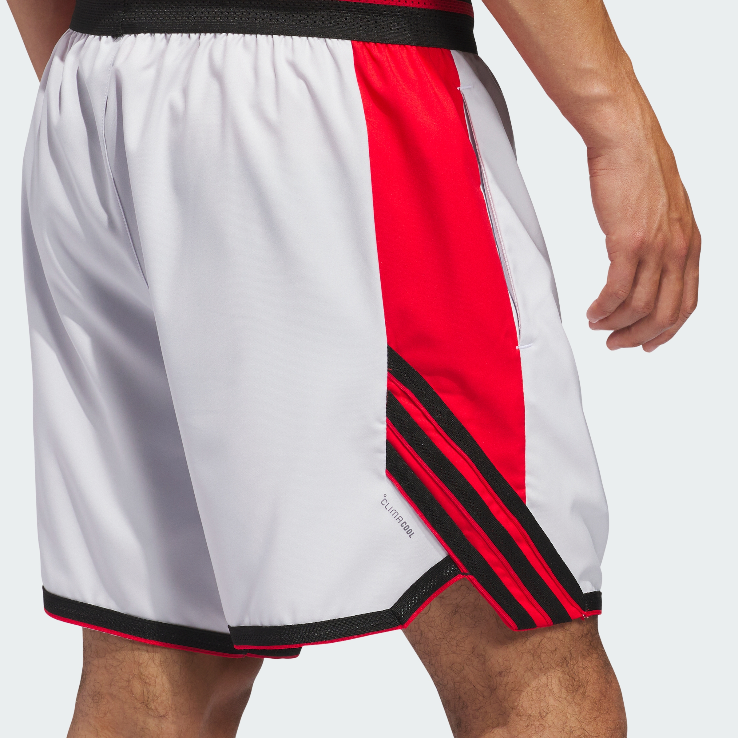 https://assets.adidas.com/images//cce8aad2383a45beaa1b9e50fa62cad9_9366/KB5410_42_detail.jpg