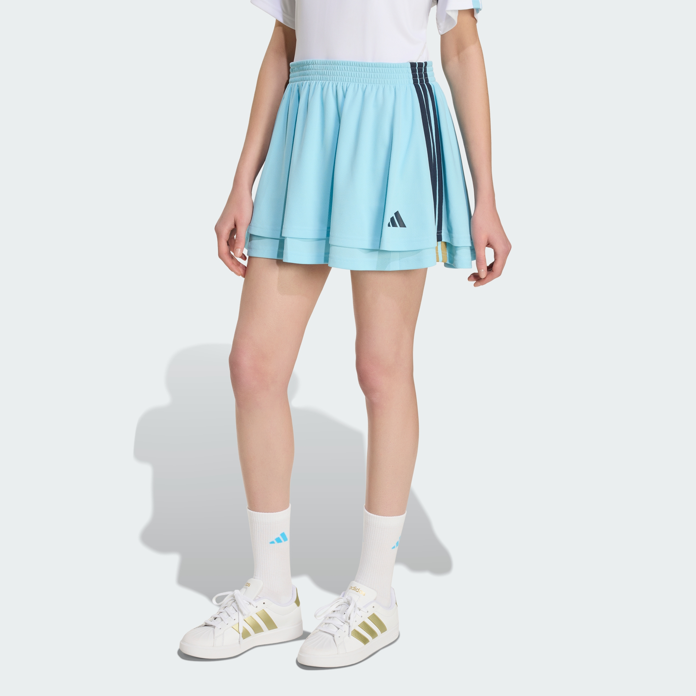 https://assets.adidas.com/images/98bc6c35ea6b4f81990b4971c46cc007_9366/KB6101_000_plp_model.jpgKB6101_000_plp_model.jpg