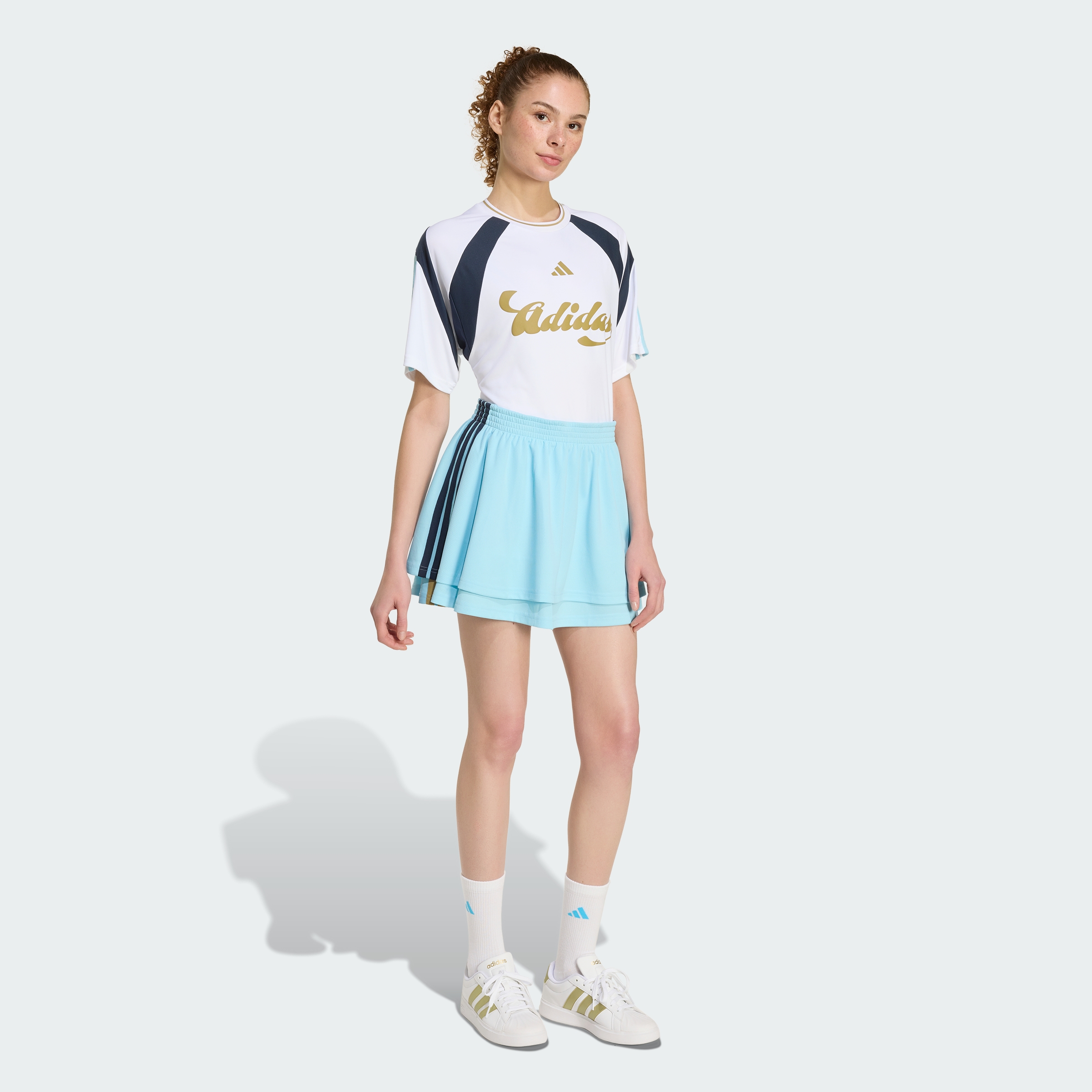 https://assets.adidas.com/images//a50b570ec45c44469cc905a48fcdf0b3_9366/KB6101_25_model.jpg