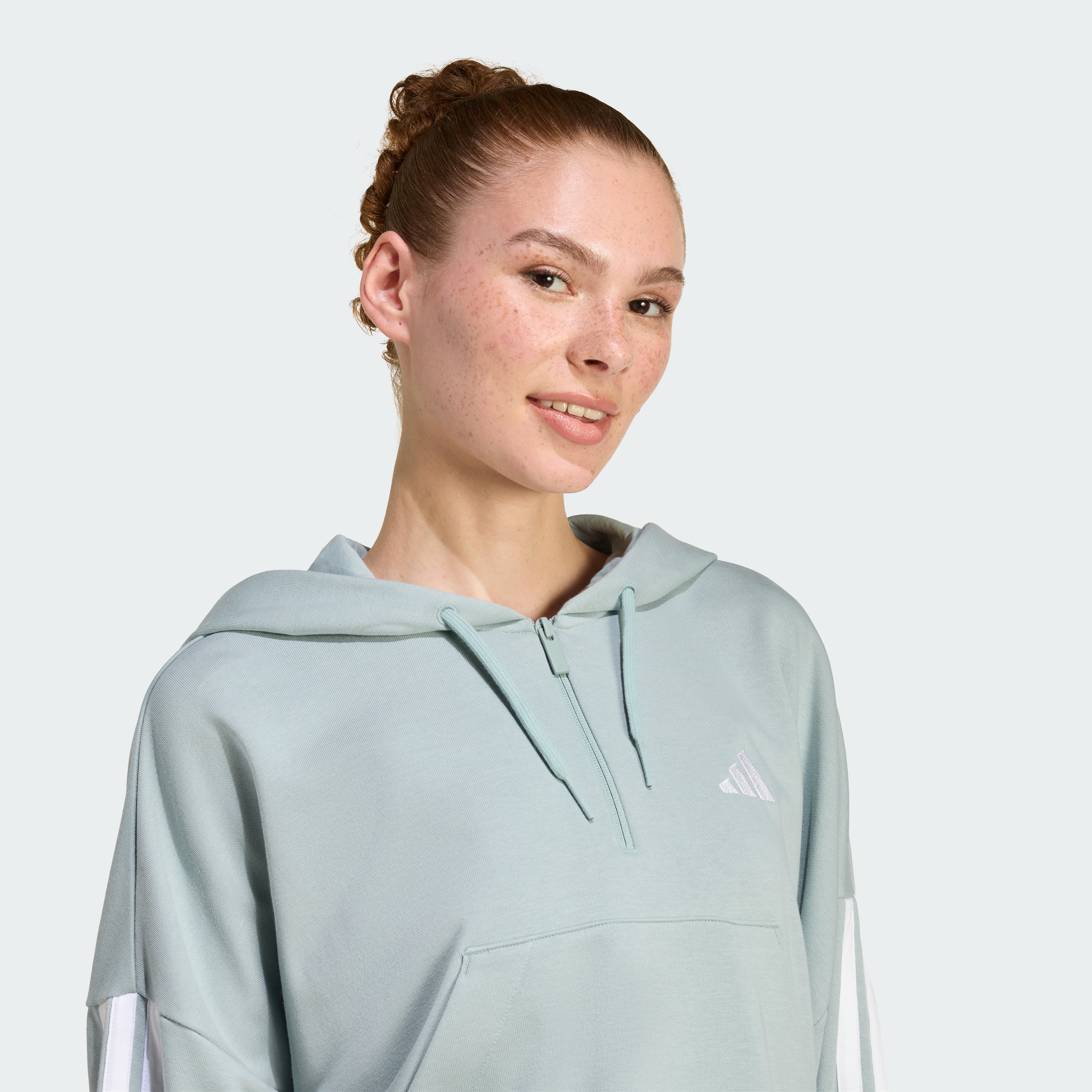 https://assets.adidas.com/images//30a1b721fd1c4c659676d46b2b842306_9366/KC5226_41_detail.jpg