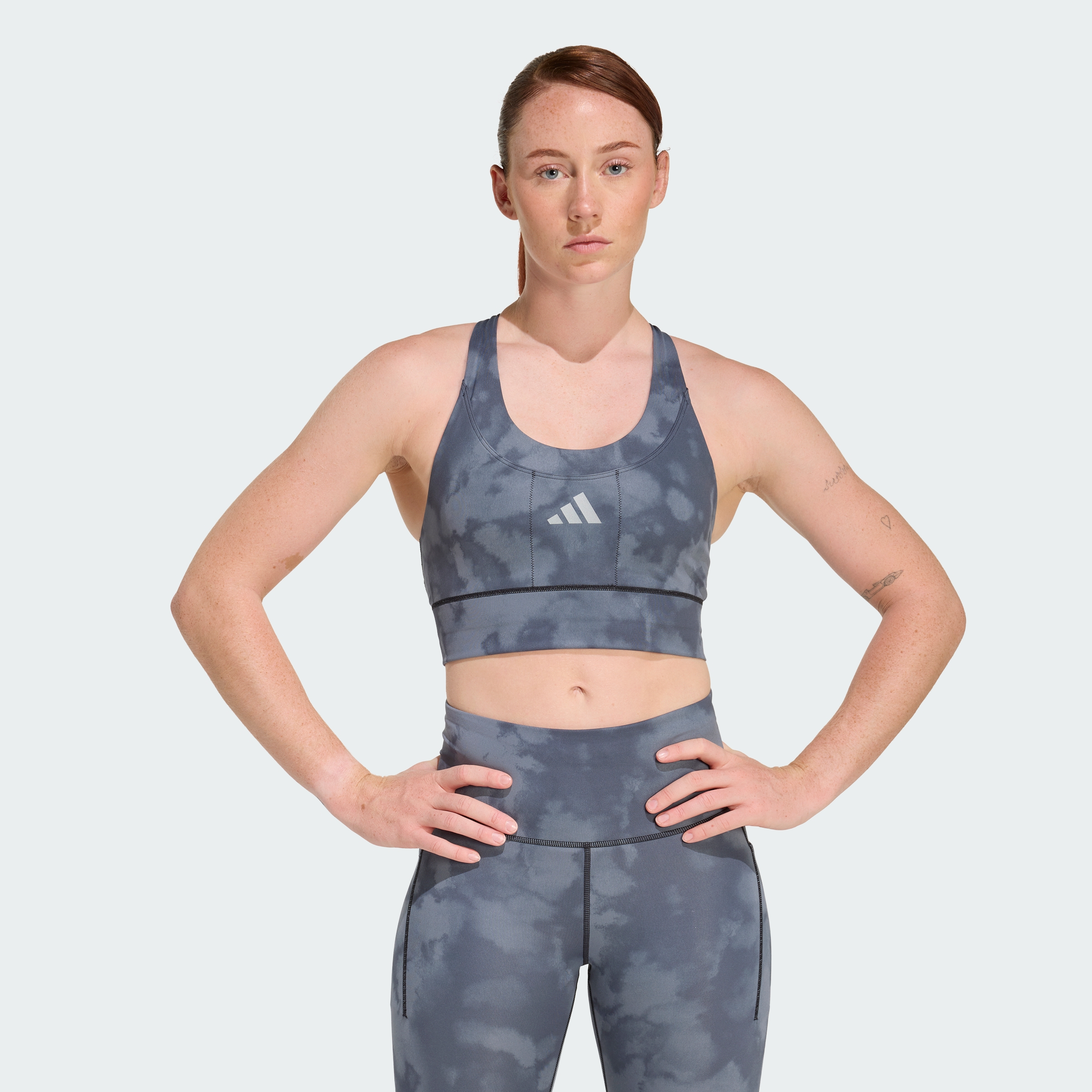 https://assets.adidas.com/images/72a42338a27643f294e2a4eff66883ec_9366/KC5821_000_plp_model.jpgKC5821_000_plp_model.jpg