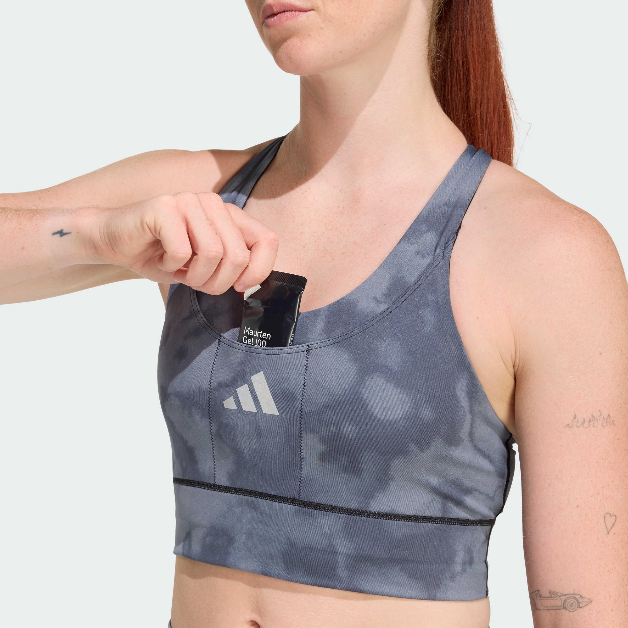 https://assets.adidas.com/images//c17cd3dc87354c4d9be1232def612e40_9366/KC5821_42_detail.jpg