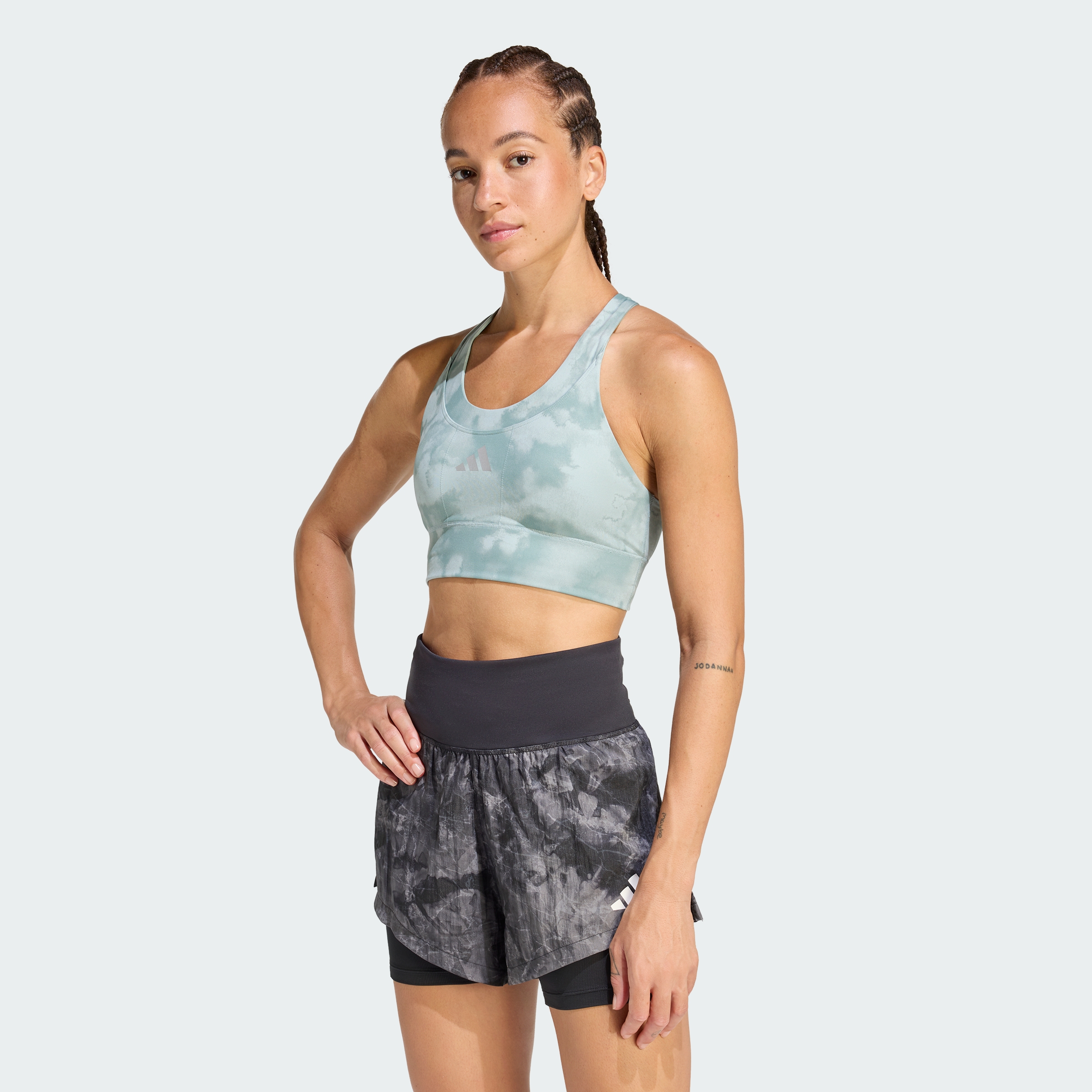 https://assets.adidas.com/images/257a1a70569d48eab93dbd90a32c0364_9366/KC5822_000_plp_model.jpgKC5822_000_plp_model.jpg