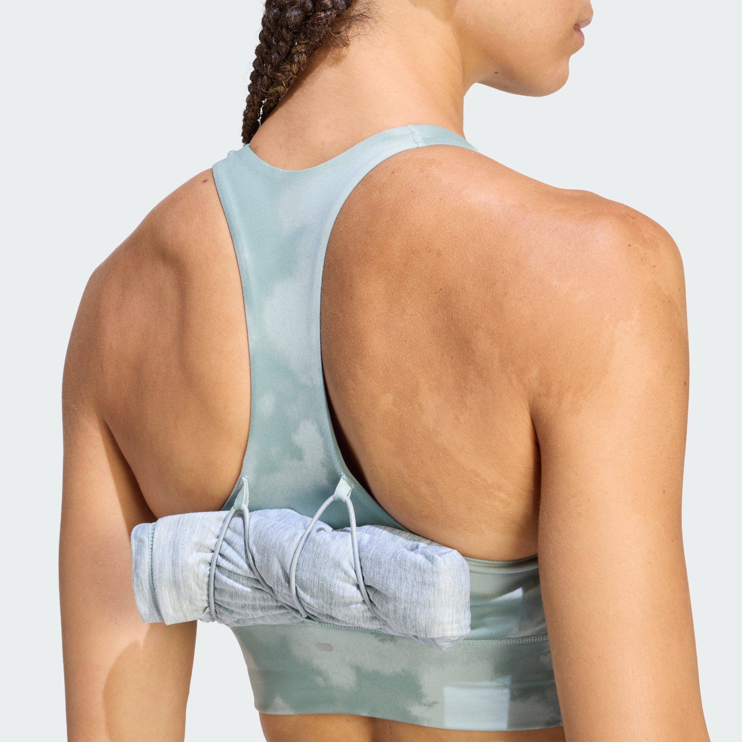 https://assets.adidas.com/images//5e98d2cf2c53485cb4c4c0768126262e_9366/KC5822_41_detail.jpg
