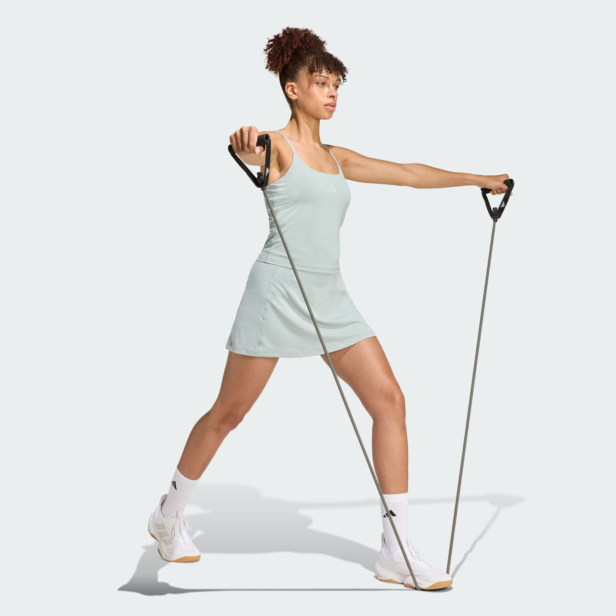 https://assets.adidas.com/images//9de6f7e1d1d646f1b86ab984c2e416f2_9366/KD0083_25_model.jpg