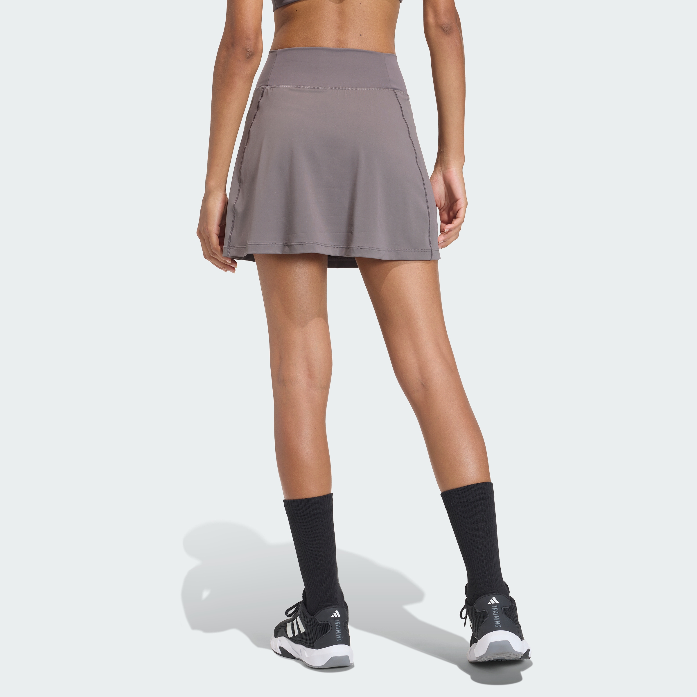 https://assets.adidas.com/images//1d8e1f8bd45241428506c3dad9e326b0_9366/KD0084_23_hover_model.jpg