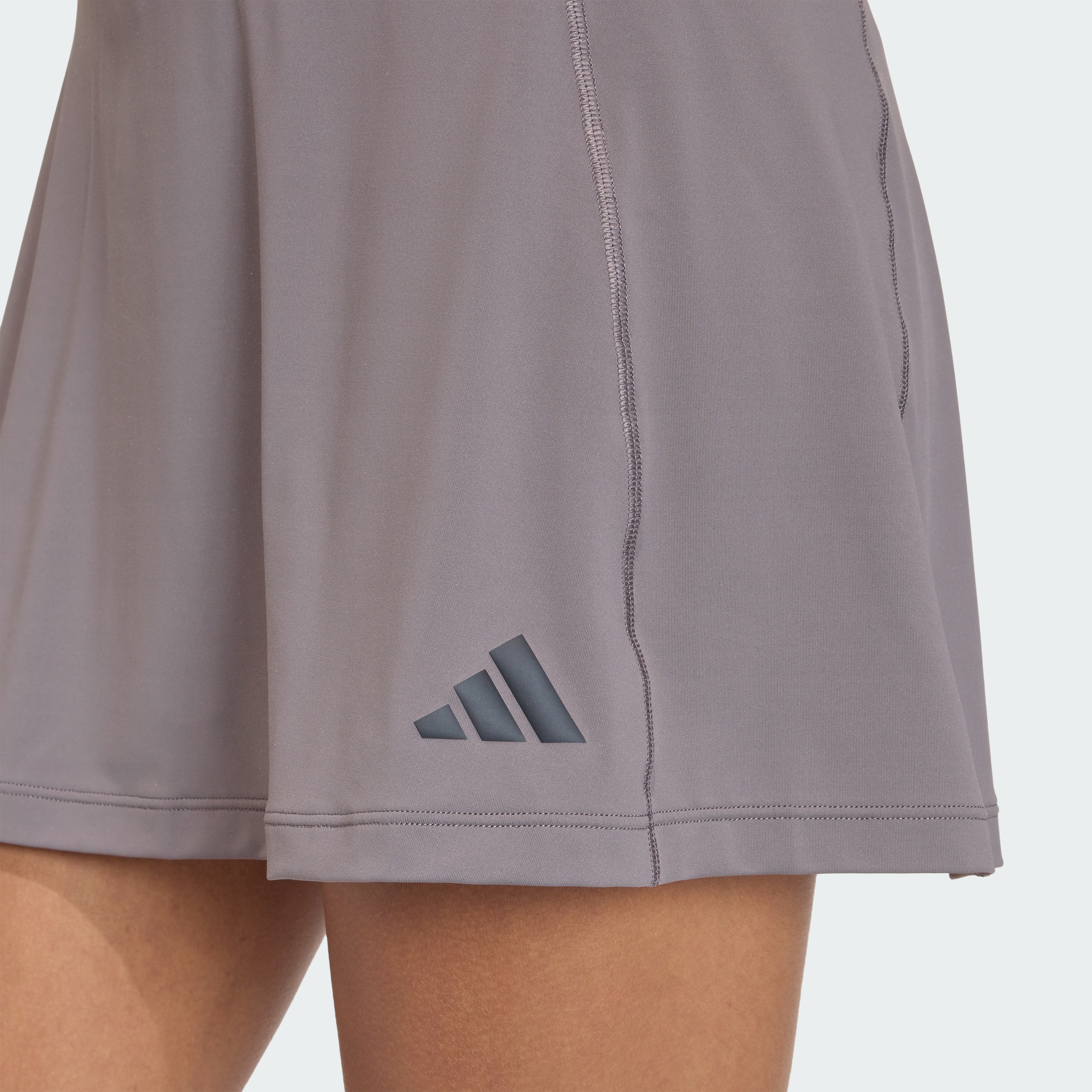 https://assets.adidas.com/images//60b1f408890742d0bdeaab941be441e8_9366/KD0084_41_detail.jpg