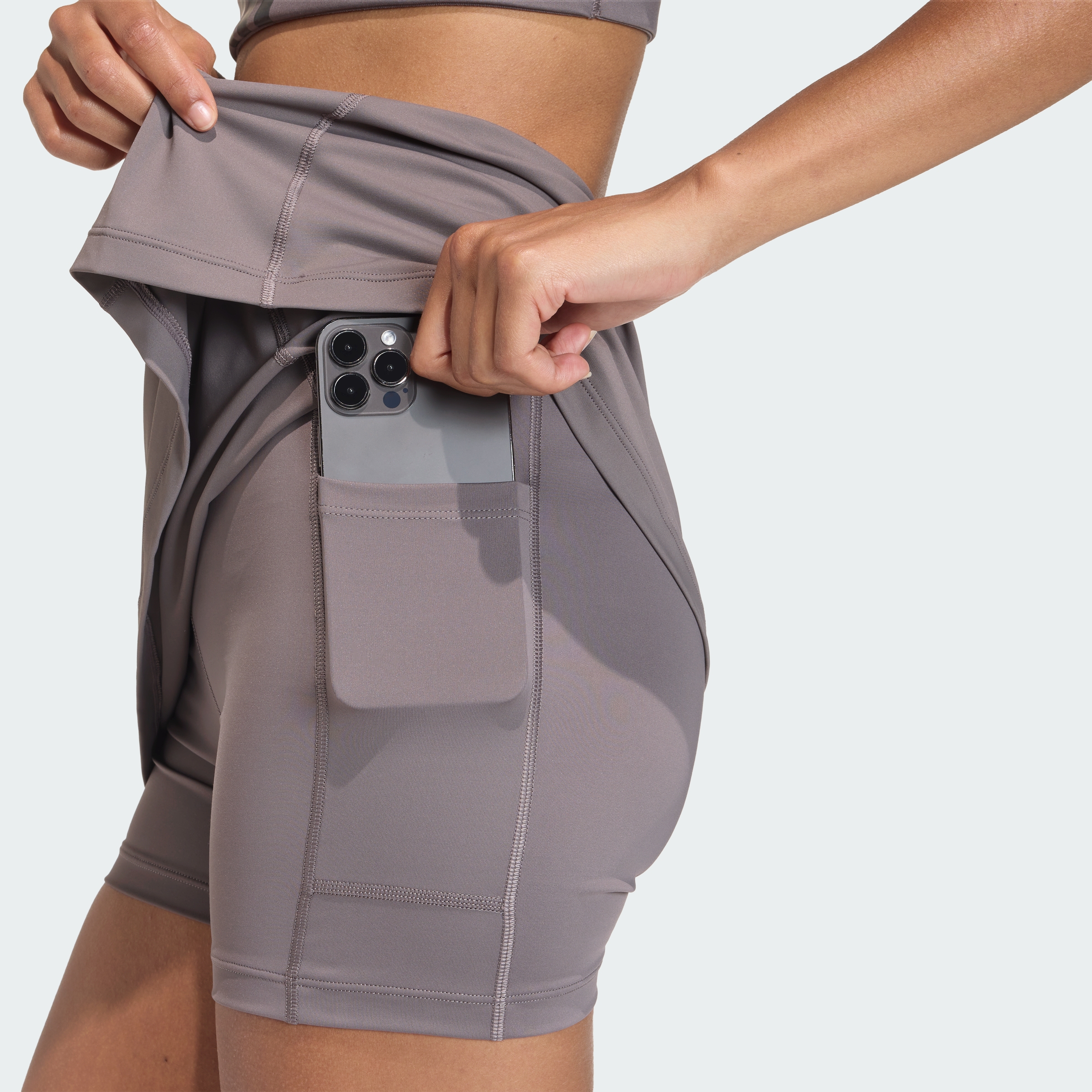 https://assets.adidas.com/images//13cf66e2a4bc4e1ea95f50f4c55f5495_9366/KD0084_42_detail.jpg