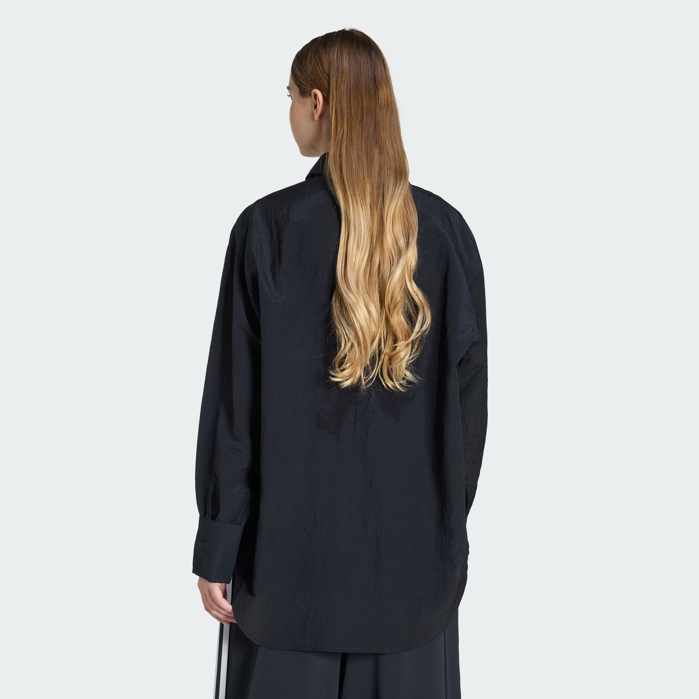 https://assets.adidas.com/images//aa2150f21d054650b5b4414d96826093_9366/KD2432_23_hover_model.jpg