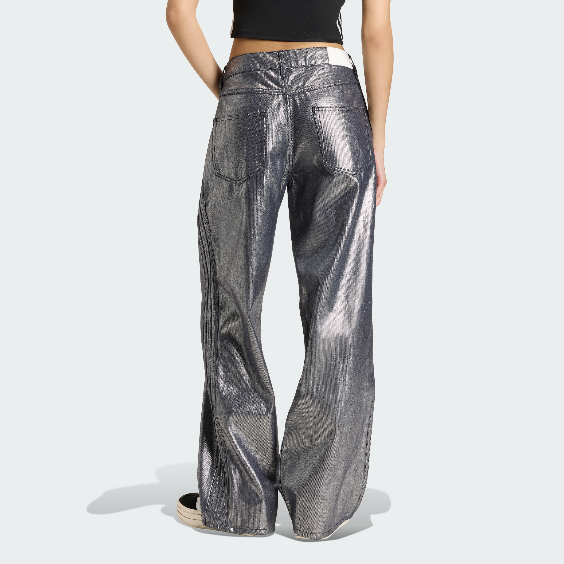 https://assets.adidas.com/images//8de0b4902fcf40d58b3ca533e9c029ba_9366/KD2922_23_hover_model.jpg