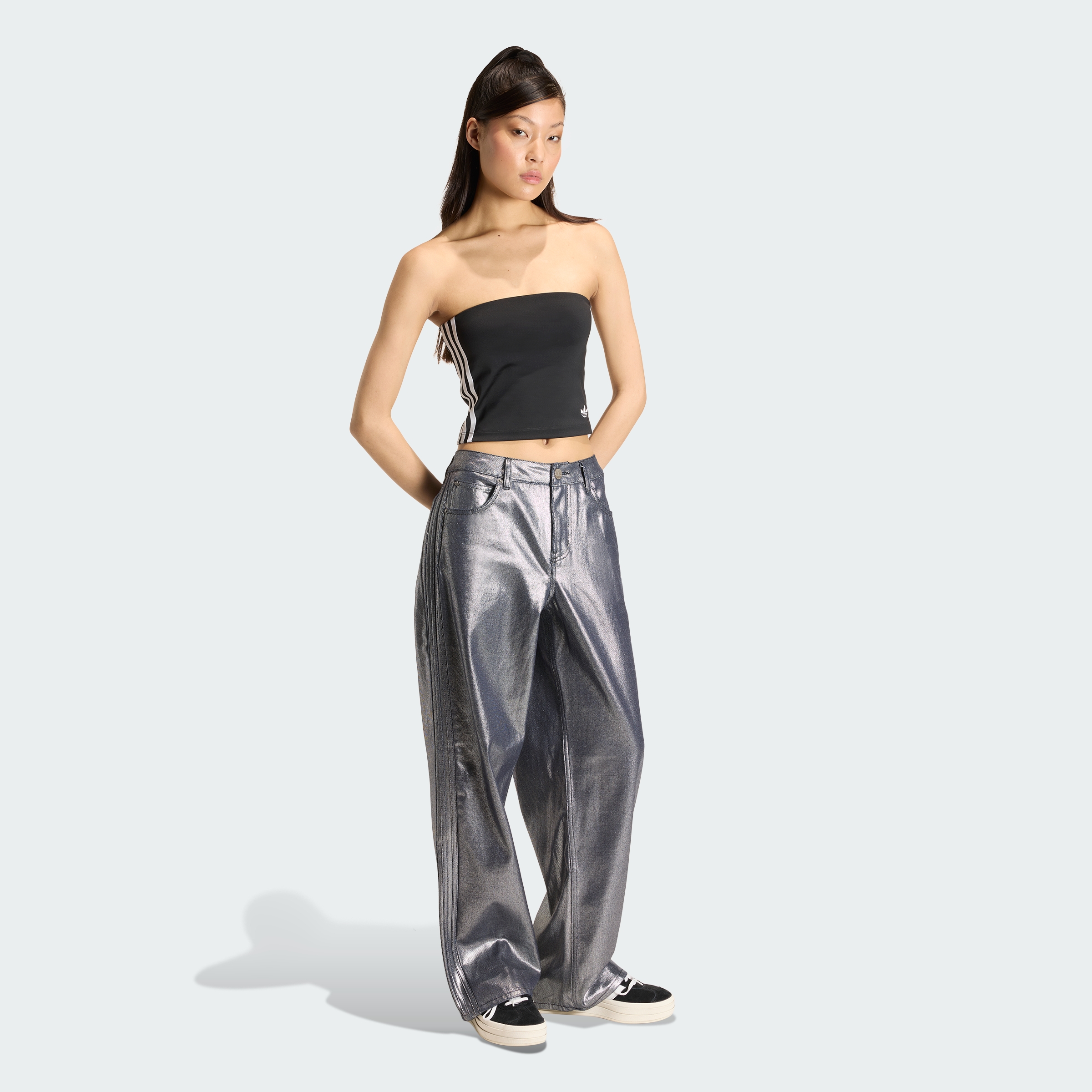 https://assets.adidas.com/images//dd870bd64e8e4bab89c8b1e29eb381b4_9366/KD2922_25_model.jpg