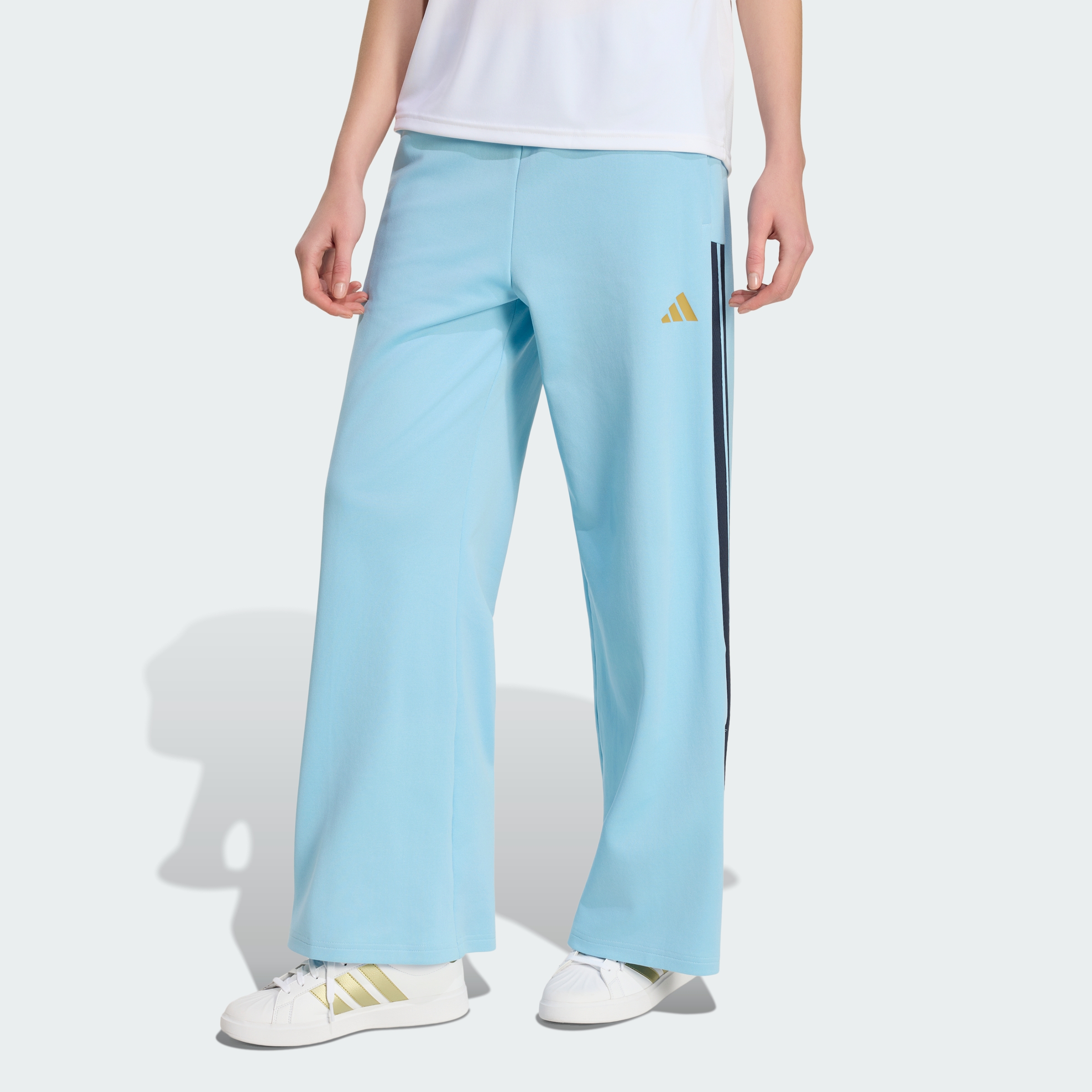 https://assets.adidas.com/images/a0e4db40141c4a20aaabb7280f157496_9366/KD4302_000_plp_model.jpgKD4302_000_plp_model.jpg