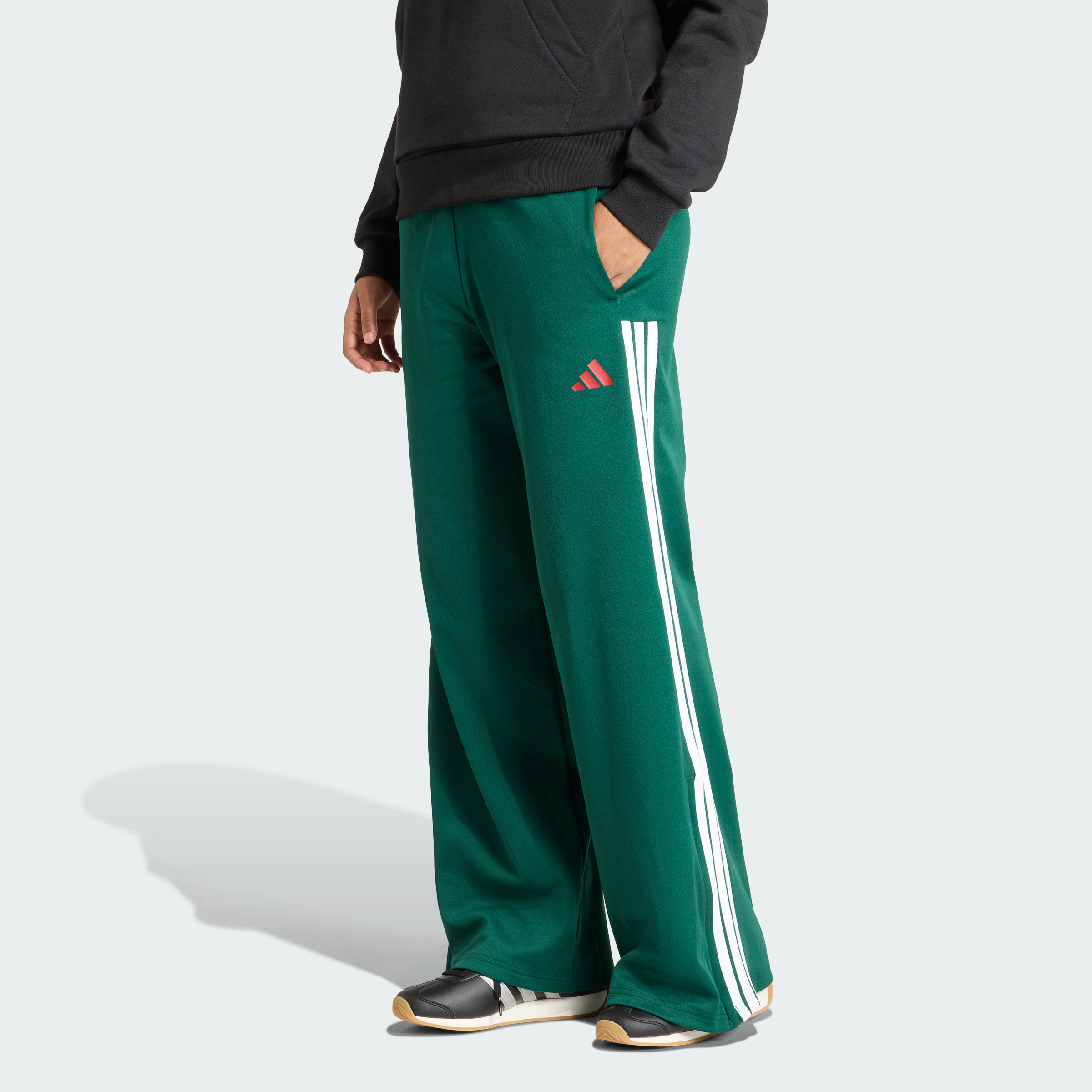 https://assets.adidas.com/images/ca94e11d333747598fc848339202ea81_9366/KD4304_000_plp_model.jpgKD4304_000_plp_model.jpg
