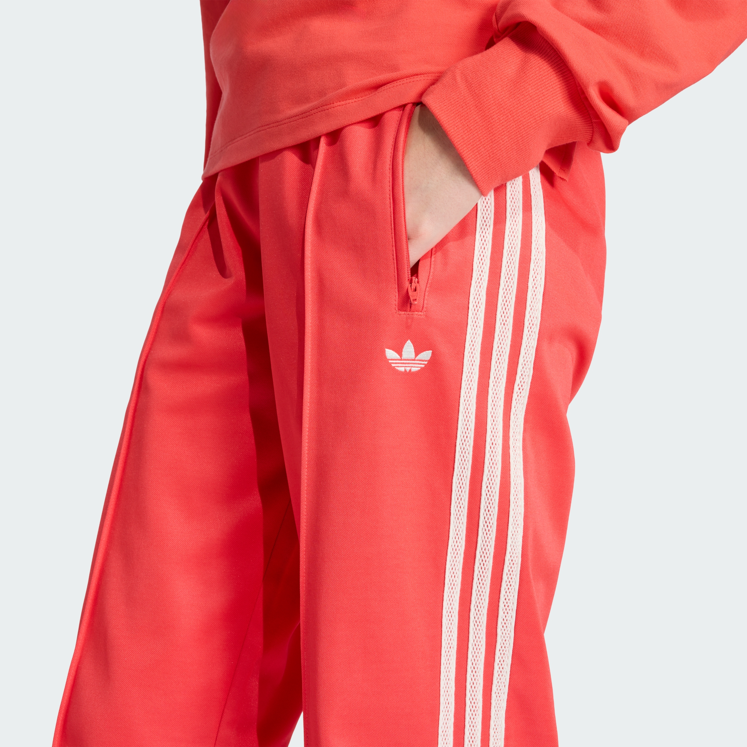 https://assets.adidas.com/images//731867eb396147c6865a2e3b499b88ad_9366/KD4316_41_detail.jpg