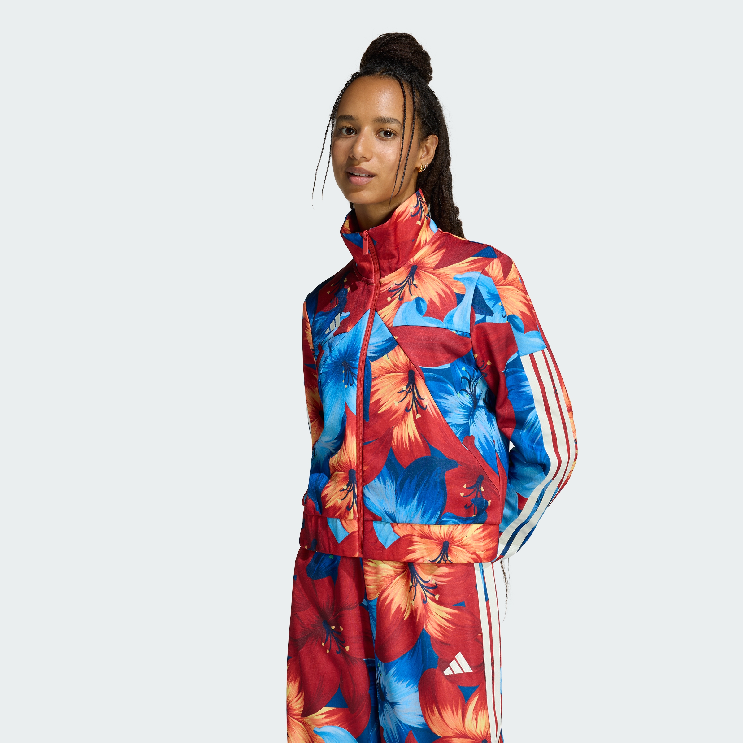 https://assets.adidas.com/images/7789ce57155b46458664f72b8607e238_9366/KD4635_000_plp_model.jpgKD4635_000_plp_model.jpg