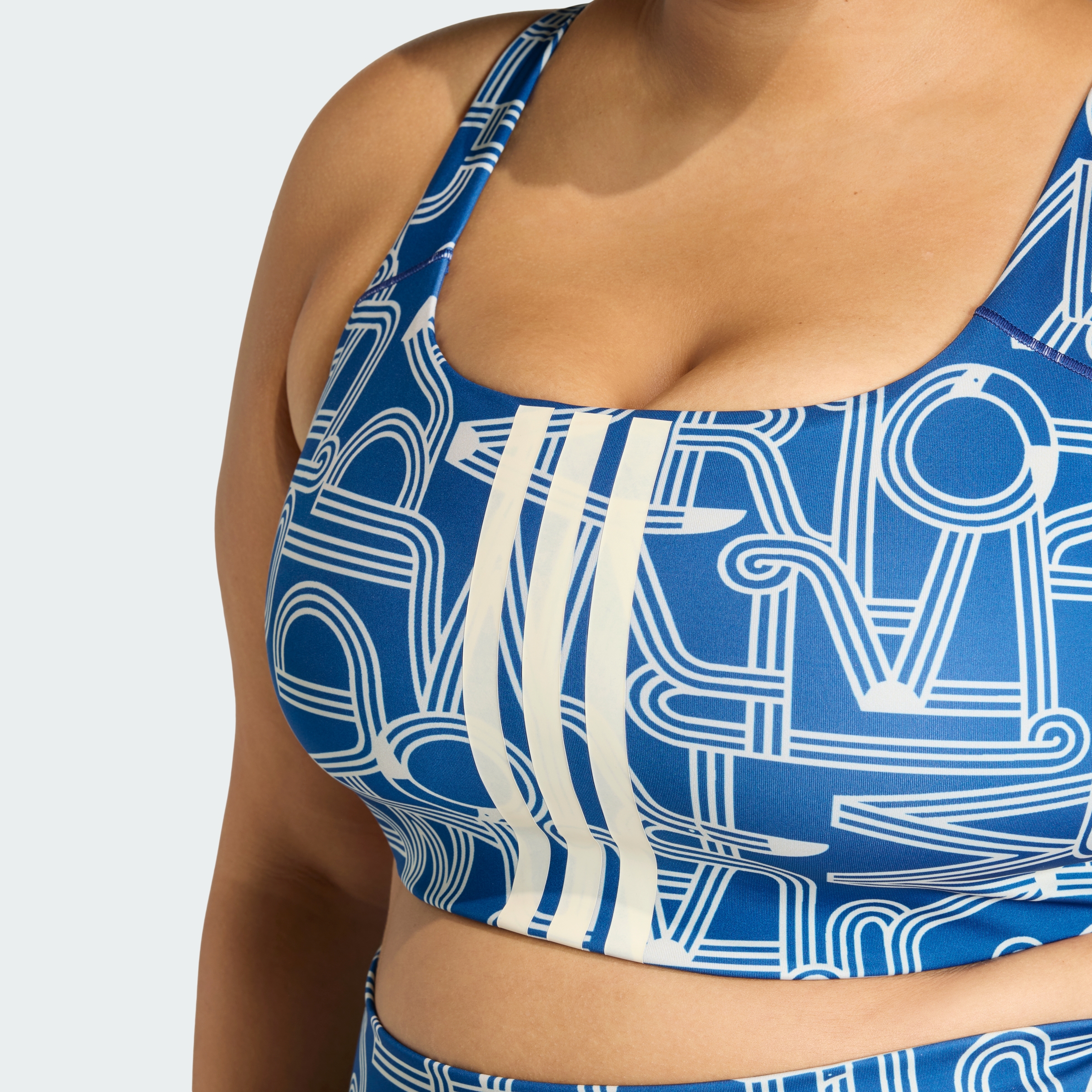 https://assets.adidas.com/images//bbe6bd50f2f941d4aefba0831a79d7c0_9366/KD4657_42_detail.jpg