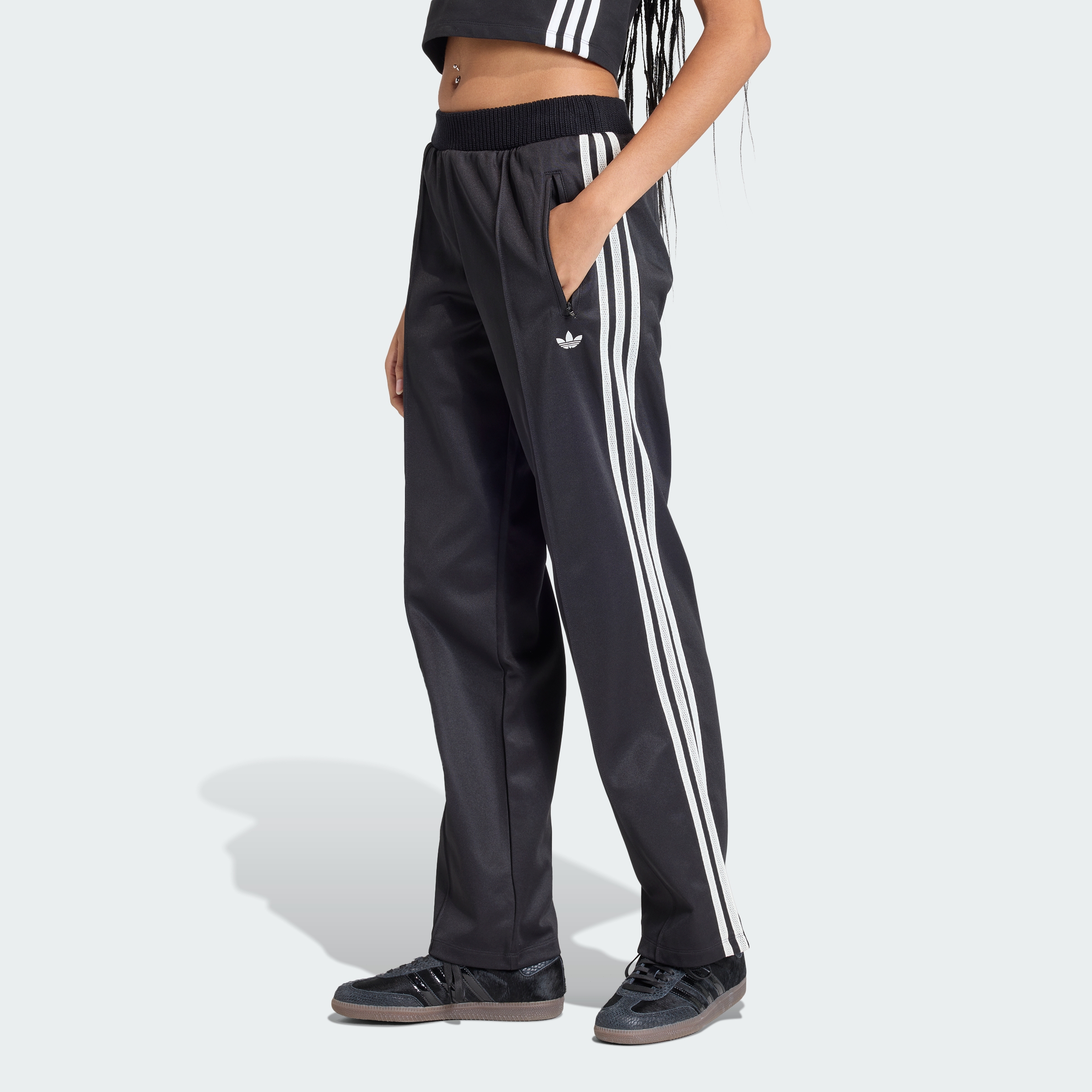https://assets.adidas.com/images/43fd3bced992479aa533eb2fc8d700d5_9366/KD5443_000_plp_model.jpgKD5443_000_plp_model.jpg