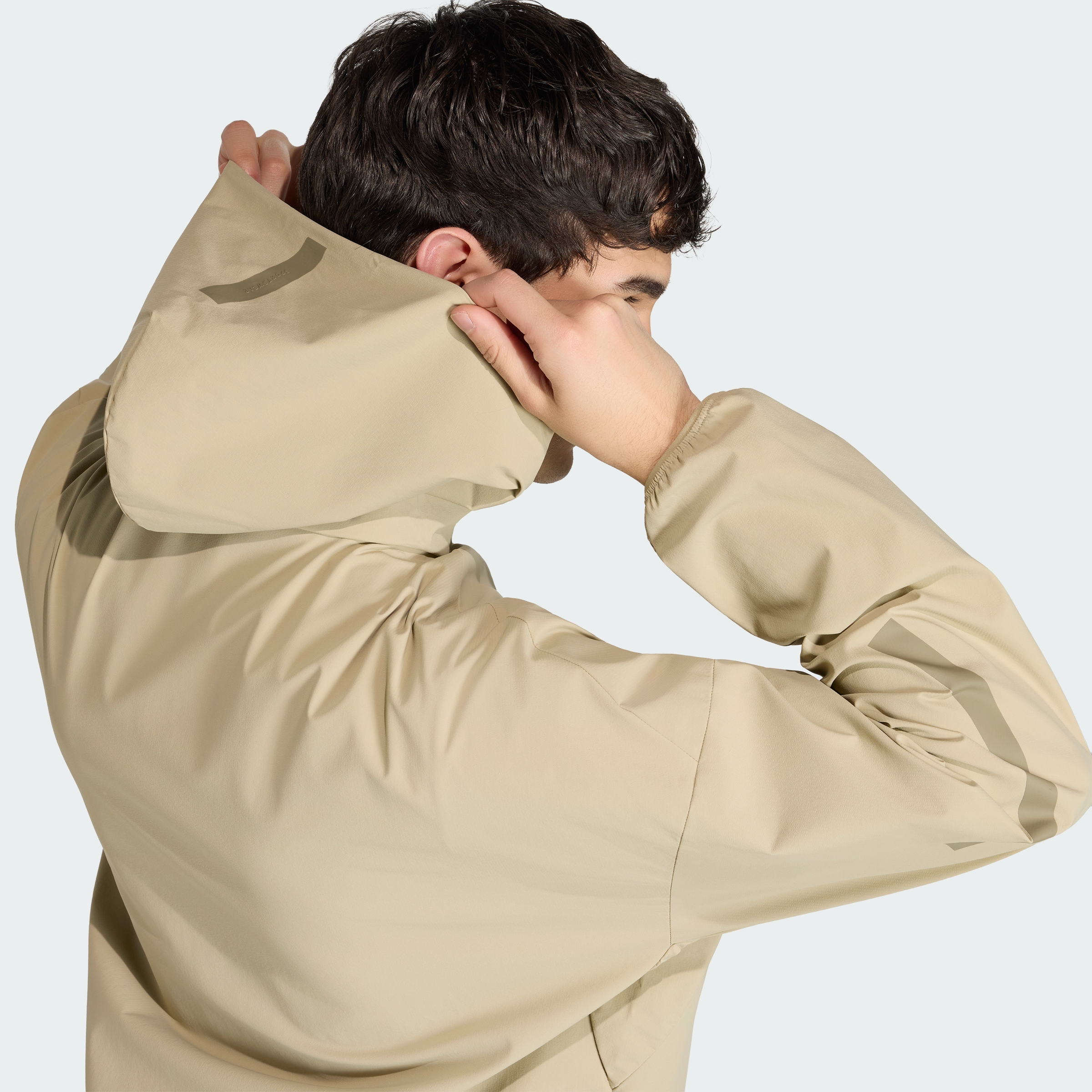 https://assets.adidas.com/images//25b24a24013c49b5b4073c7241dd7e61_9366/KD8499_42_detail.jpg