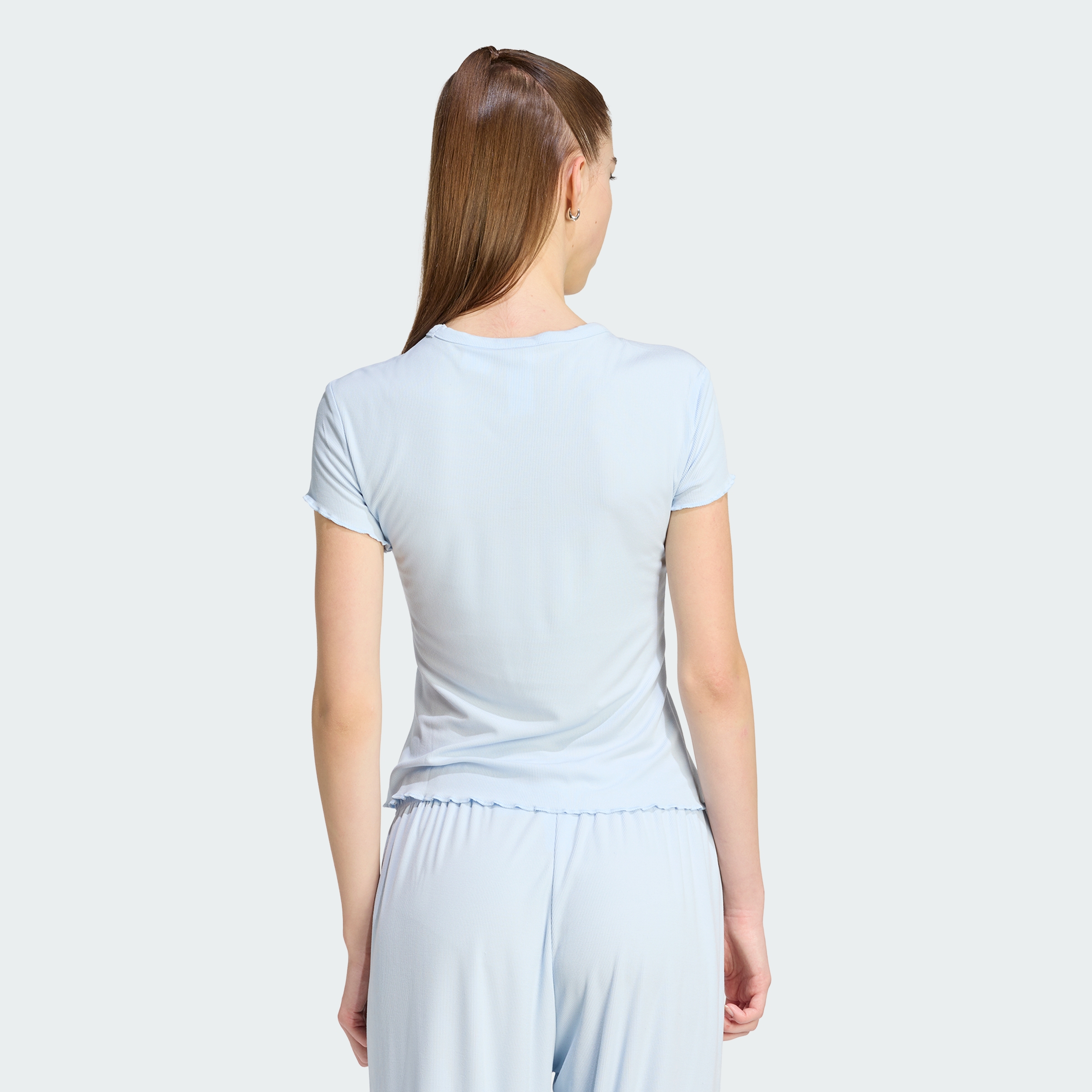 https://assets.adidas.com/images//50054d4440e64f90a2dc8ed55d242047_9366/KE1108_23_hover_model.jpg