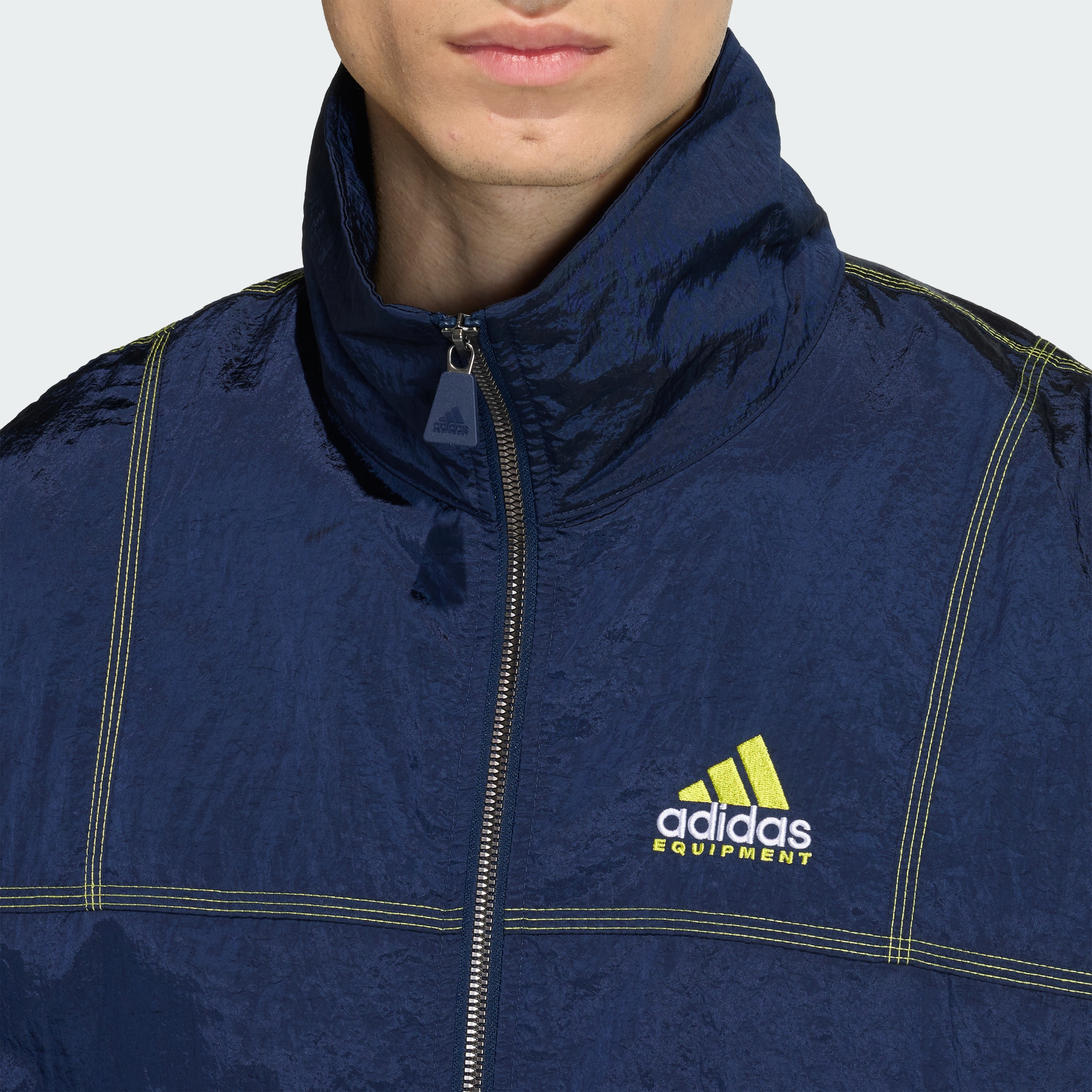 https://assets.adidas.com/images//0f70d24b829d4f19ad5ddcfc7f956820_9366/KE1362_41_detail.jpg
