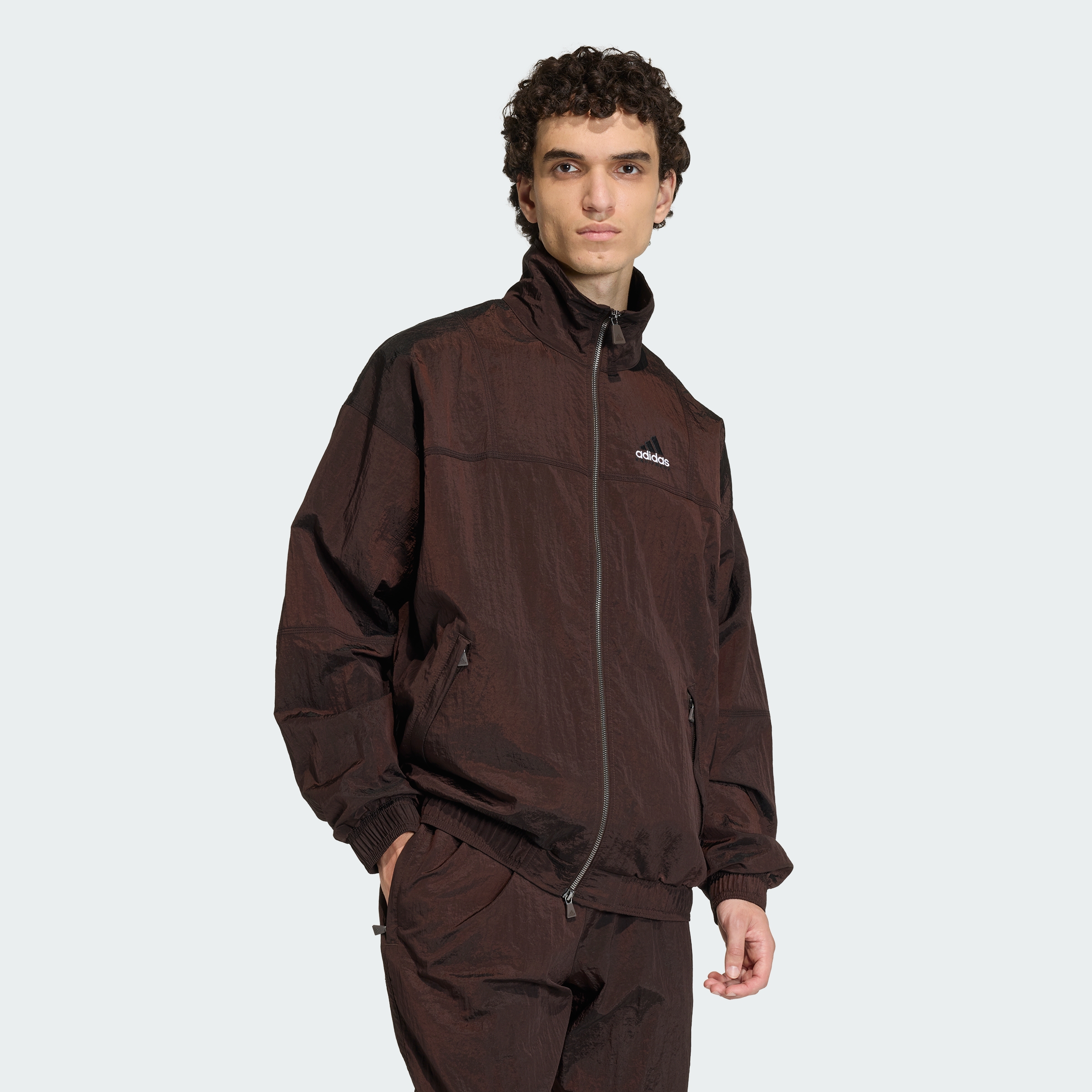 https://assets.adidas.com/images/5559220e083a4443b8f29bcde5679b05_9366/KE1363_000_plp_model.jpgKE1363_000_plp_model.jpg