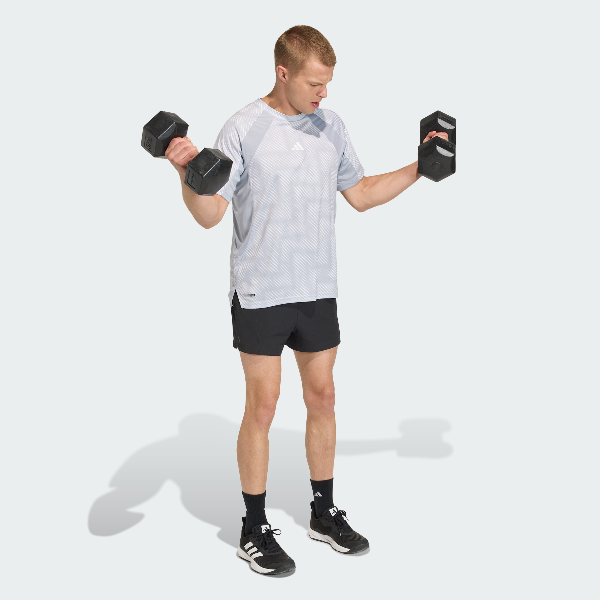 https://assets.adidas.com/images//f2d82f6652454af1a650a26a8514d14a_9366/KE2254_25_model.jpg