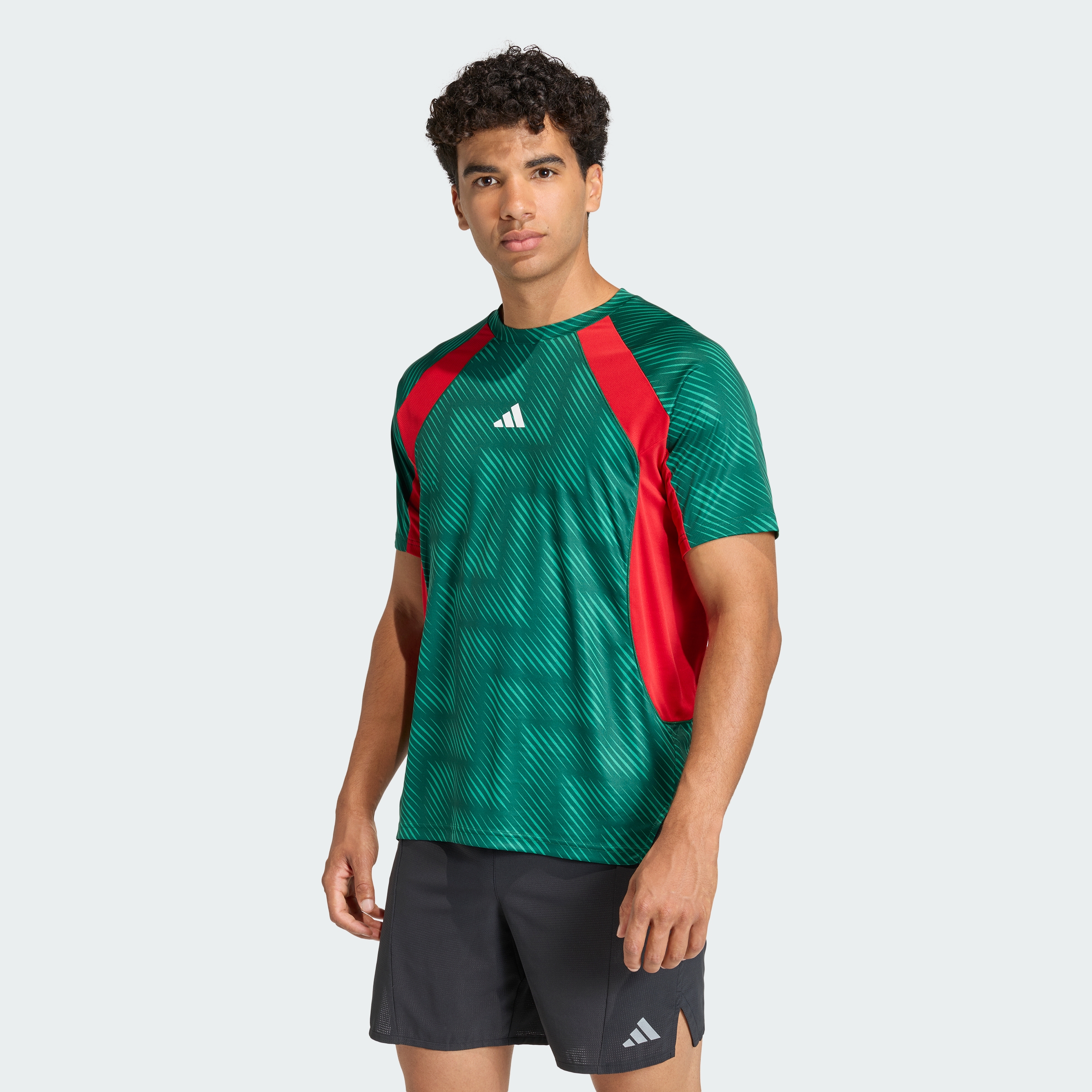 https://assets.adidas.com/images/8ee643f6f448407abaa5b544f2bd3f8b_9366/KE2403_000_plp_model.jpgKE2403_000_plp_model.jpg