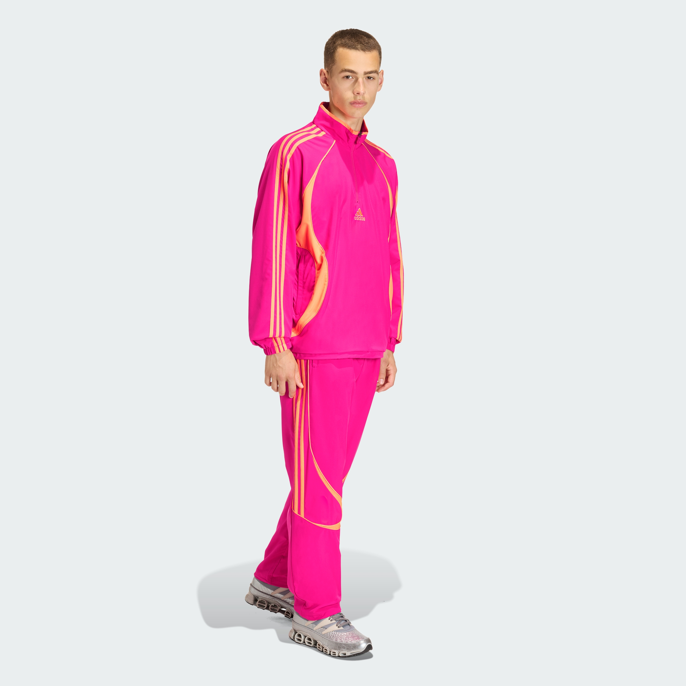 https://assets.adidas.com/images//a8799da2890e418592f2de92d83d5e81_9366/KE2764_25_model.jpg