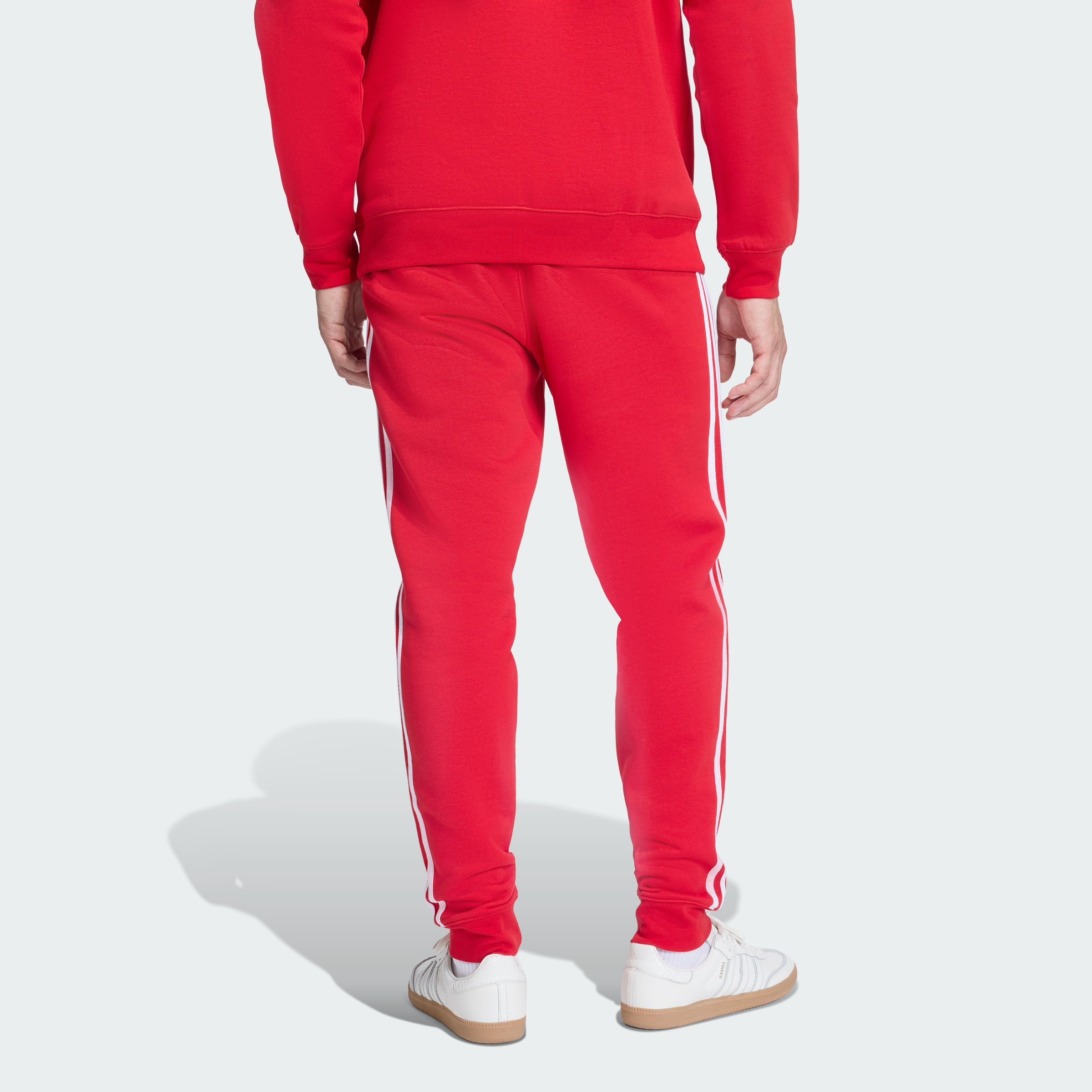 https://assets.adidas.com/images//61136d11319145f4a4fd50e83e1ab6f1_9366/KE3560_23_hover_model.jpg