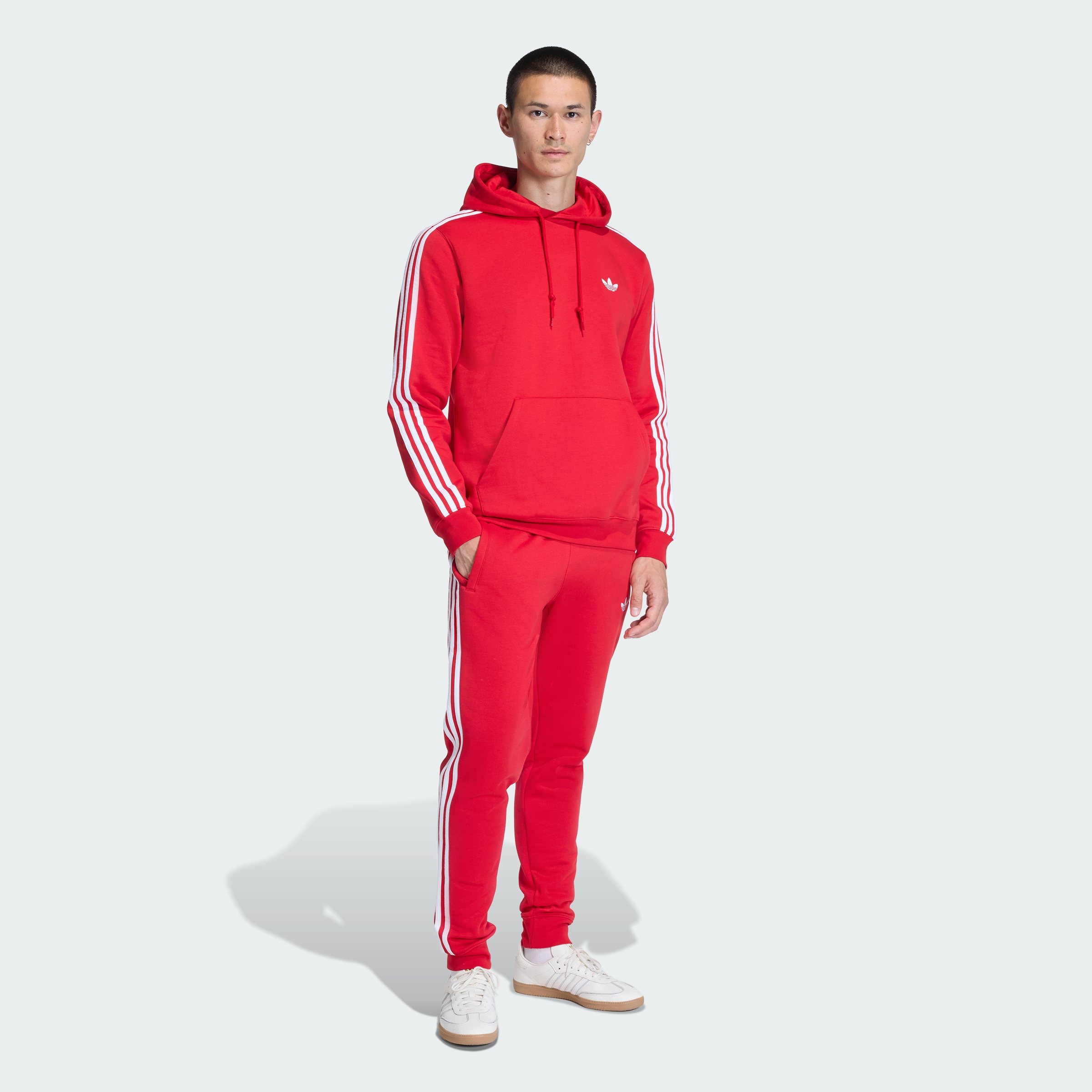 https://assets.adidas.com/images//841dbb60e87d46e58bedb559abc0fef7_9366/KE3560_25_model.jpg
