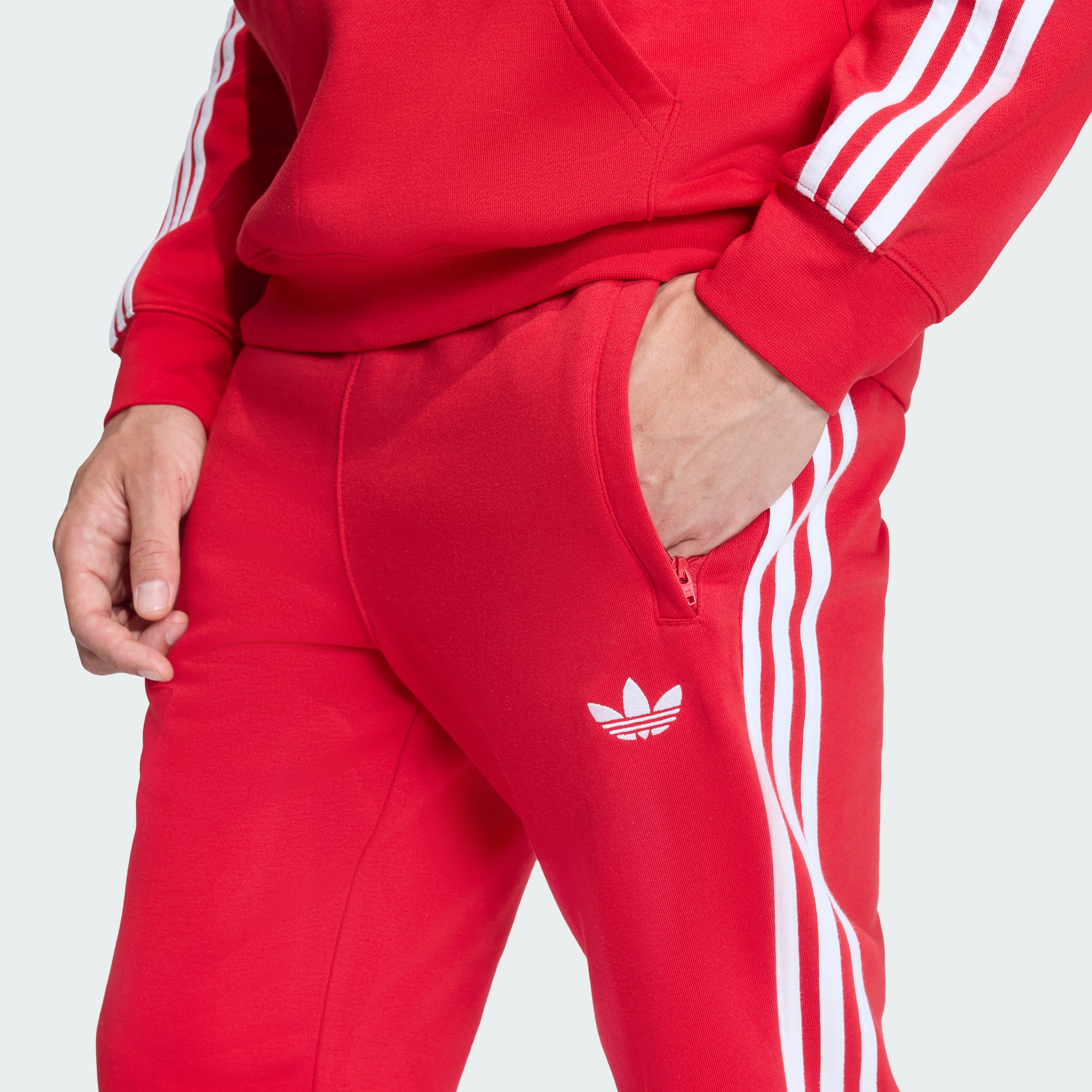 https://assets.adidas.com/images//aaa7587289984b7783066106ccdc1e2e_9366/KE3560_41_detail.jpg