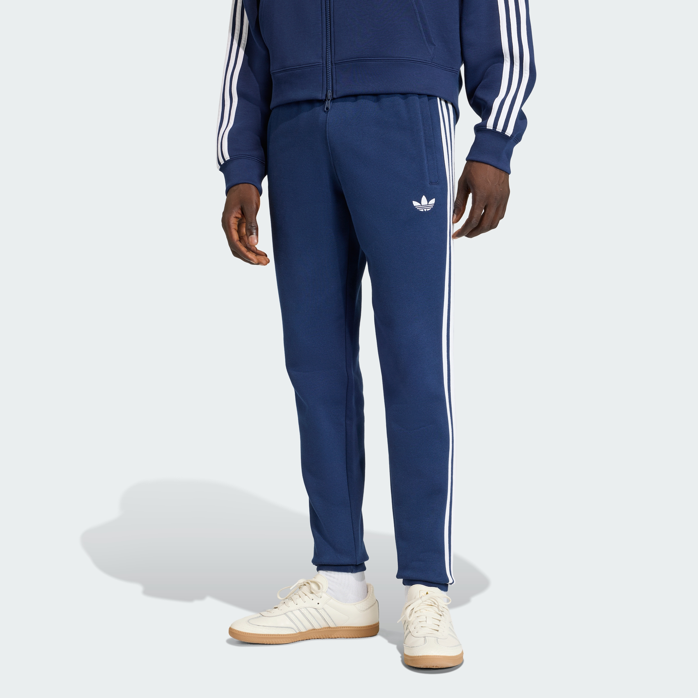 https://assets.adidas.com/images/9acfeb87121b4ad5b2bf7a3fc3b62737_9366/KE3561_000_plp_model.jpgKE3561_000_plp_model.jpg