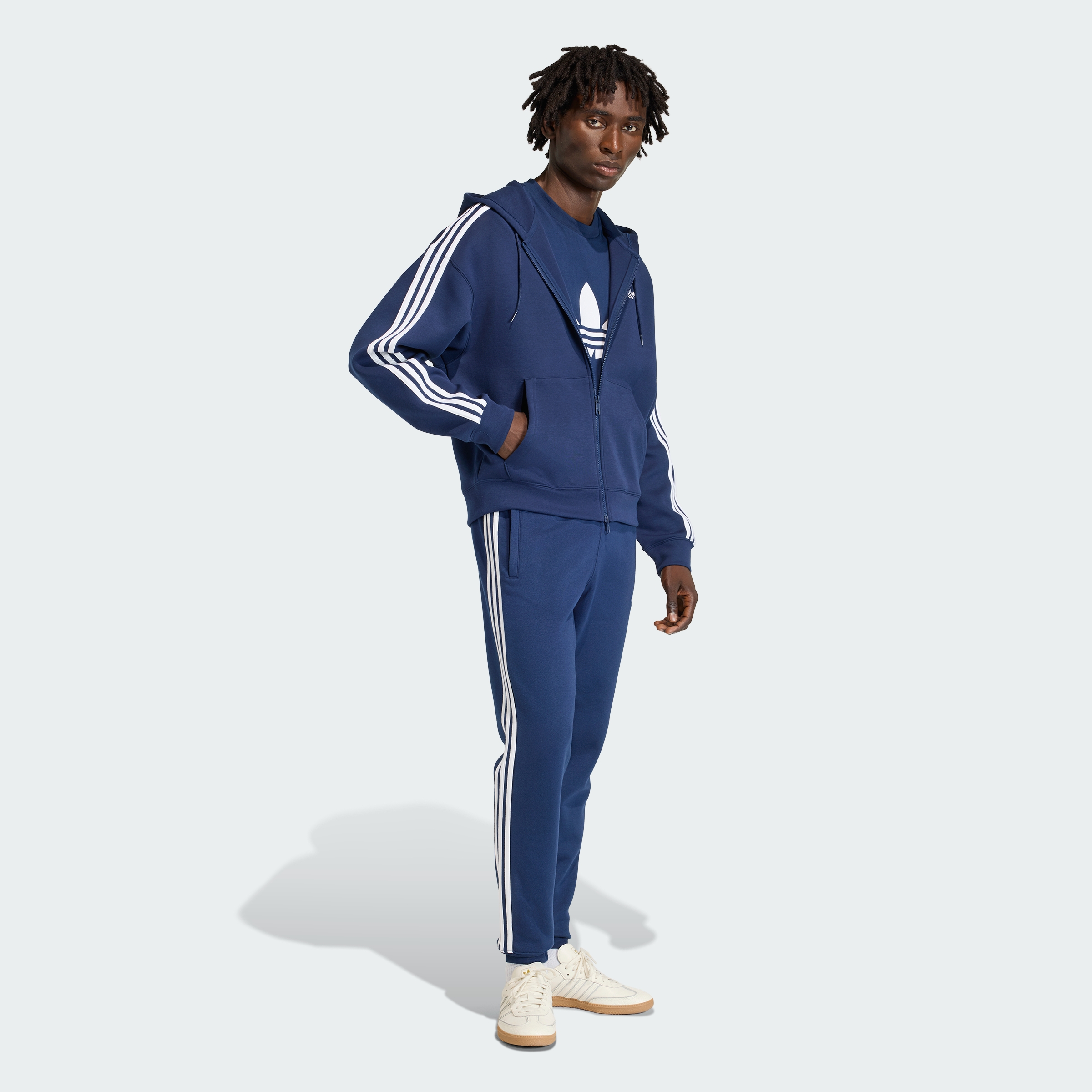 https://assets.adidas.com/images//af1c28412de34b70810a9c4424a897a8_9366/KE3561_25_model.jpg