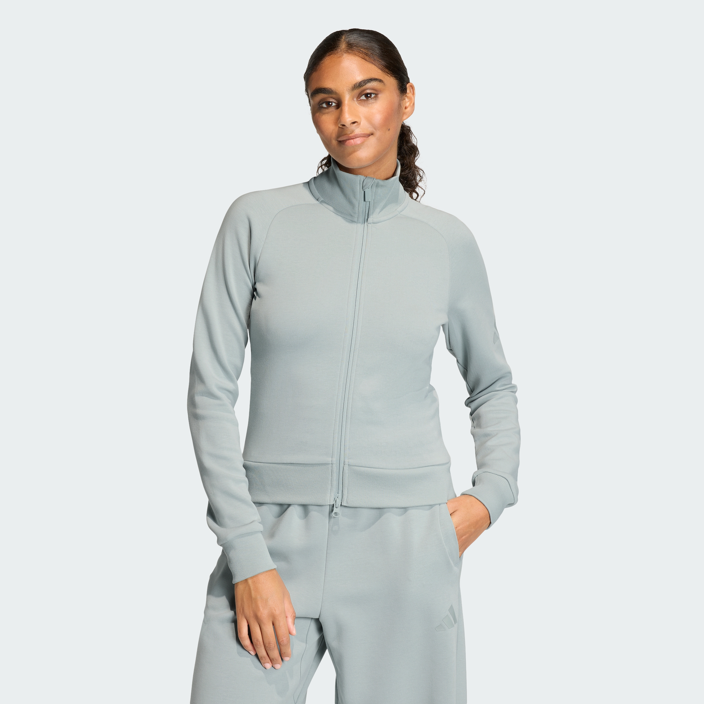 https://assets.adidas.com/images/eef29402d1674a158ce5fd37ffb2bacc_9366/KE9142_000_plp_model.jpgKE9142_000_plp_model.jpg