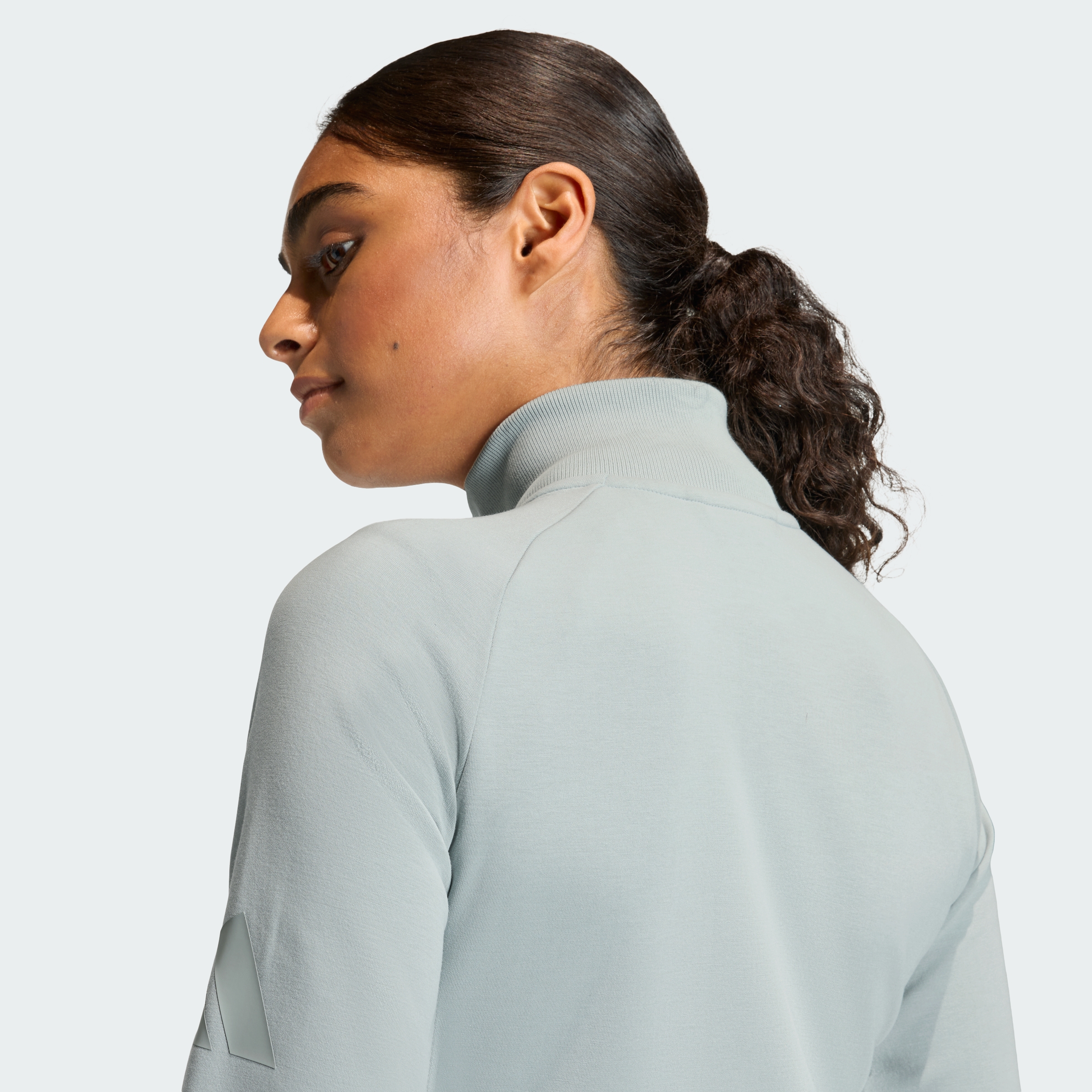 https://assets.adidas.com/images//fd76c941a59b45c5afc570849d8f4af0_9366/KE9142_42_detail.jpg