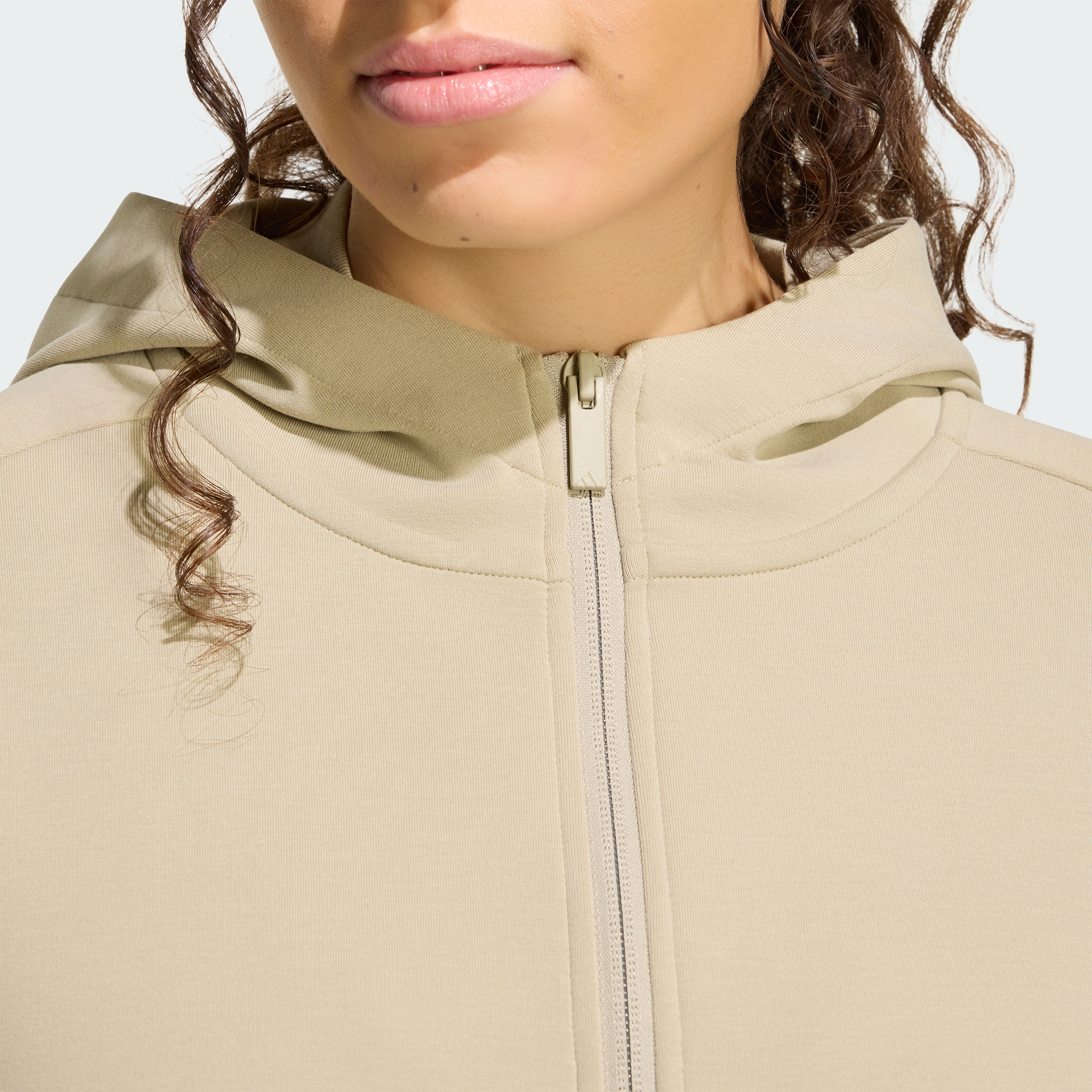 https://assets.adidas.com/images//60e6b89026ed4c069588a8c747ad0f87_9366/KE9146_42_detail.jpg