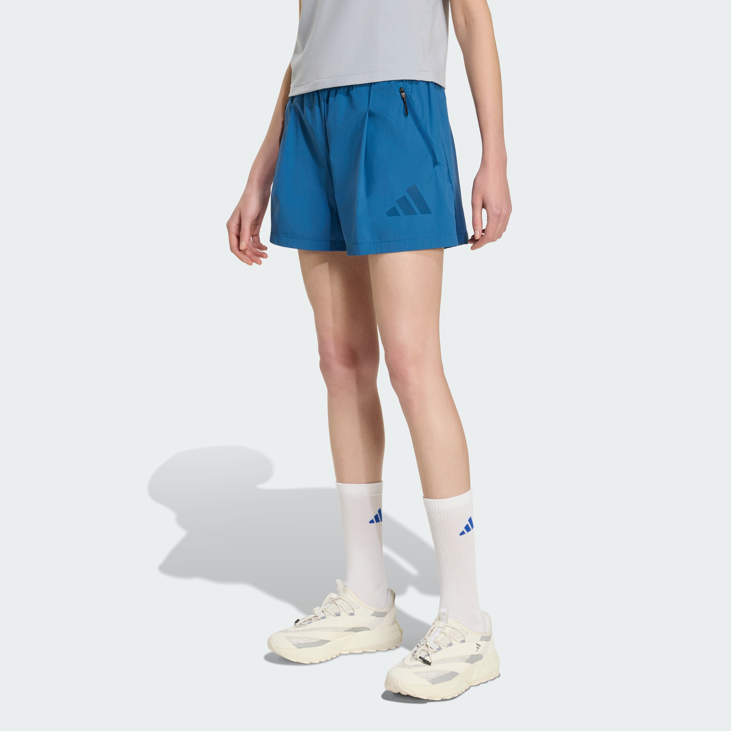 https://assets.adidas.com/images/e75bd35089eb4f5b9562d69a4107accc_9366/KF0579_000_plp_model.jpgKF0579_000_plp_model.jpg