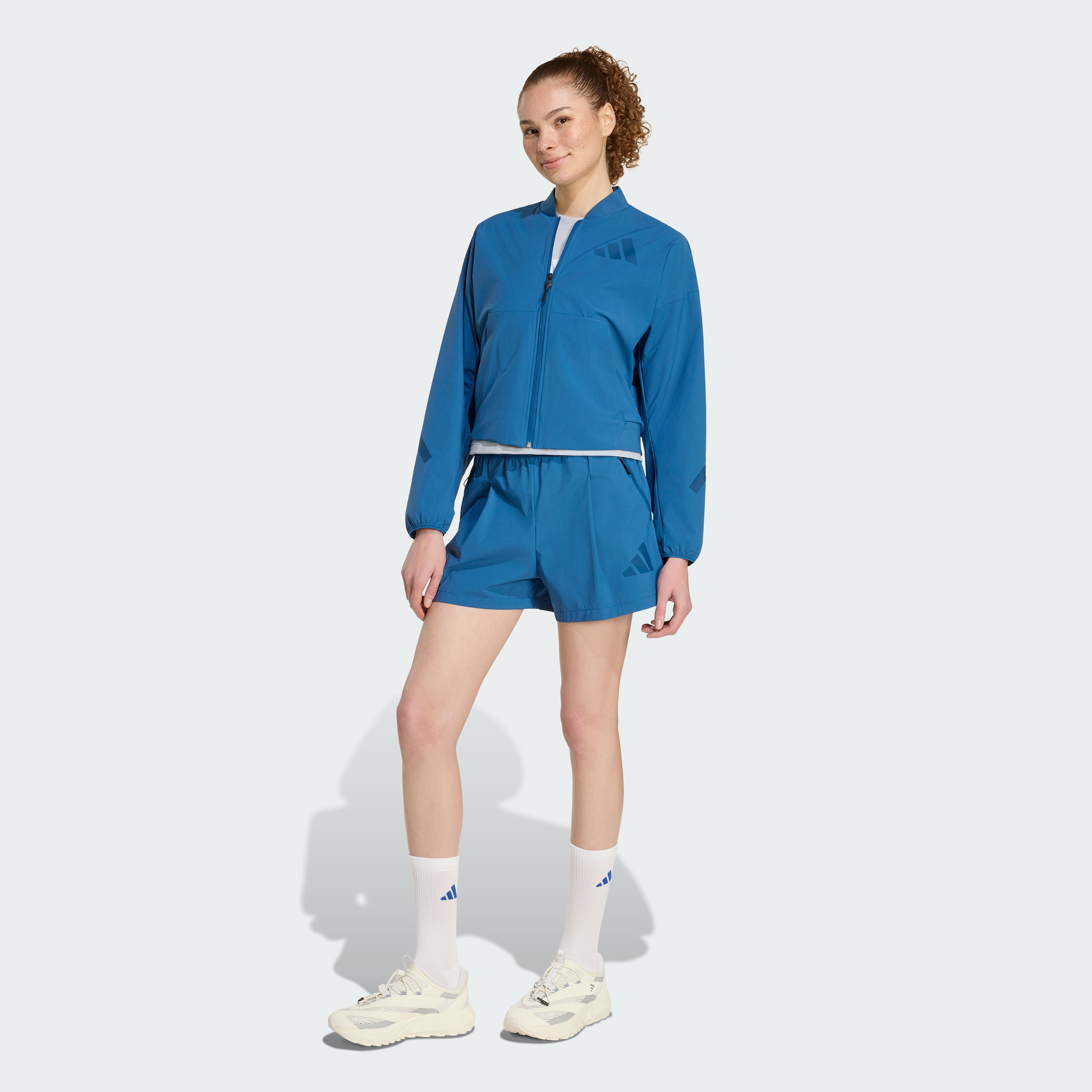 https://assets.adidas.com/images//ab2e92130f584f7991476a75fdb4f5a4_9366/KF0579_25_outfit.jpg