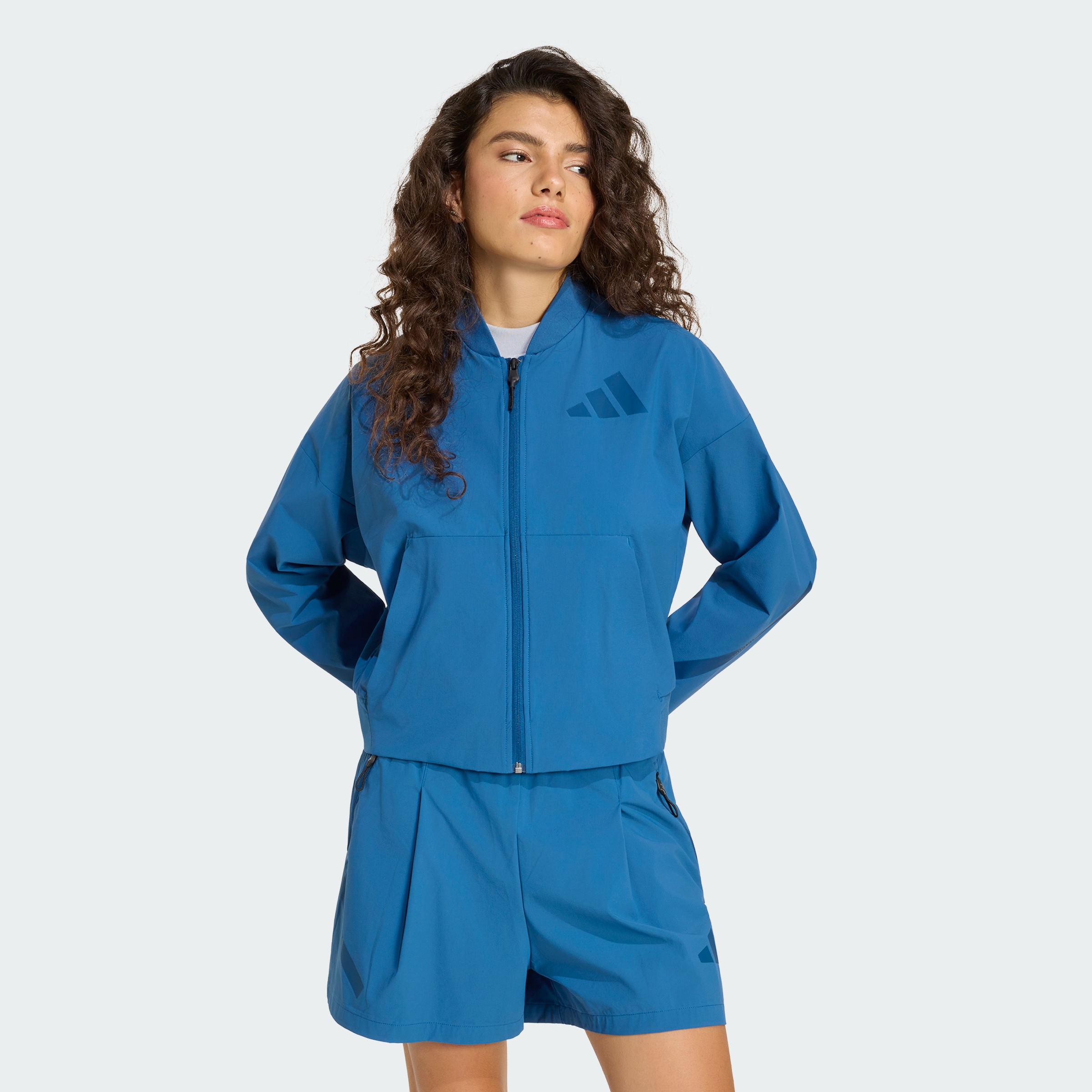 https://assets.adidas.com/images/4ce975b6f5e247e88633097cabb6934b_9366/KF1822_000_plp_model.jpgKF1822_000_plp_model.jpg
