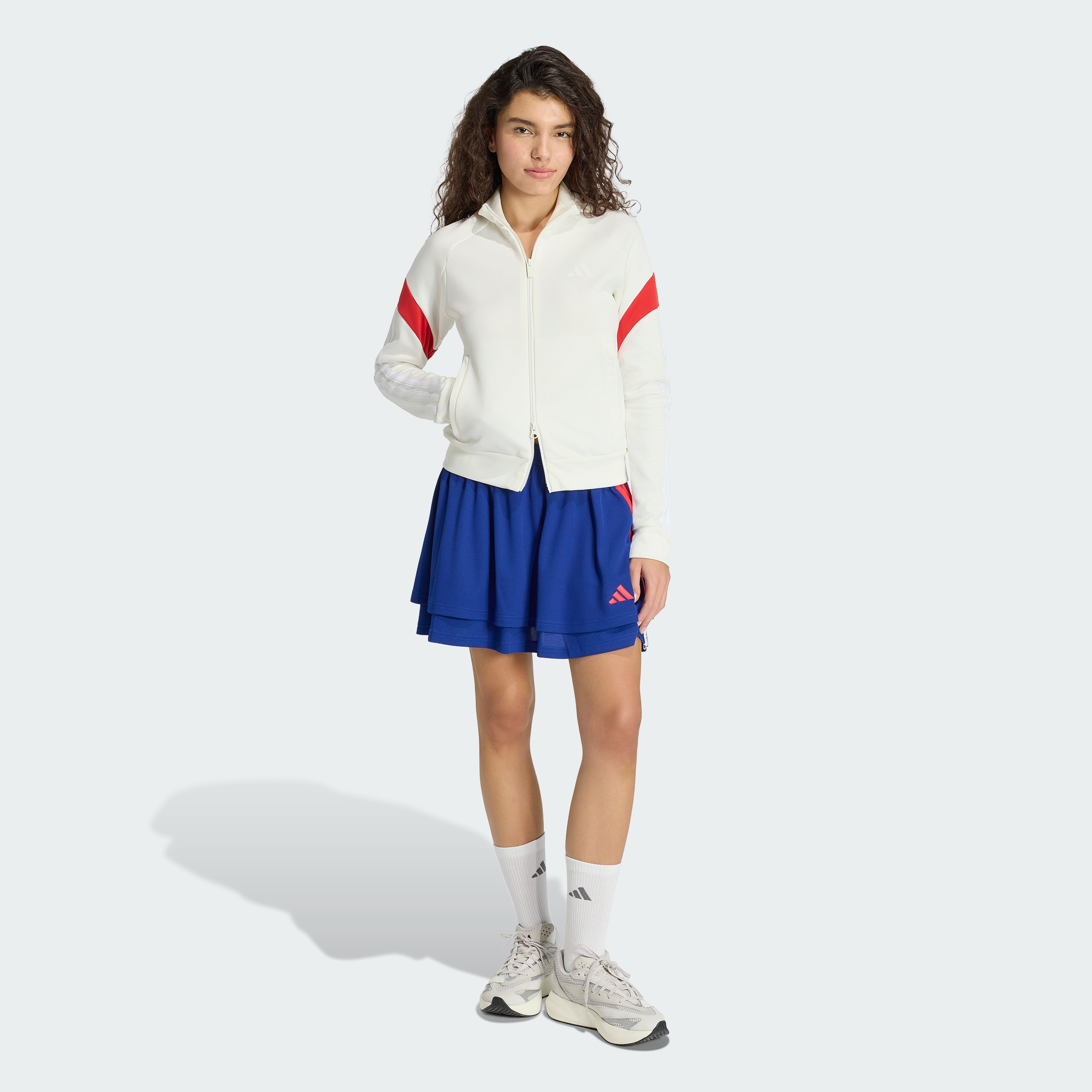 https://assets.adidas.com/images//4b2a113731b04f859f55875a4fcf407d_9366/KF2149_25_model.jpg